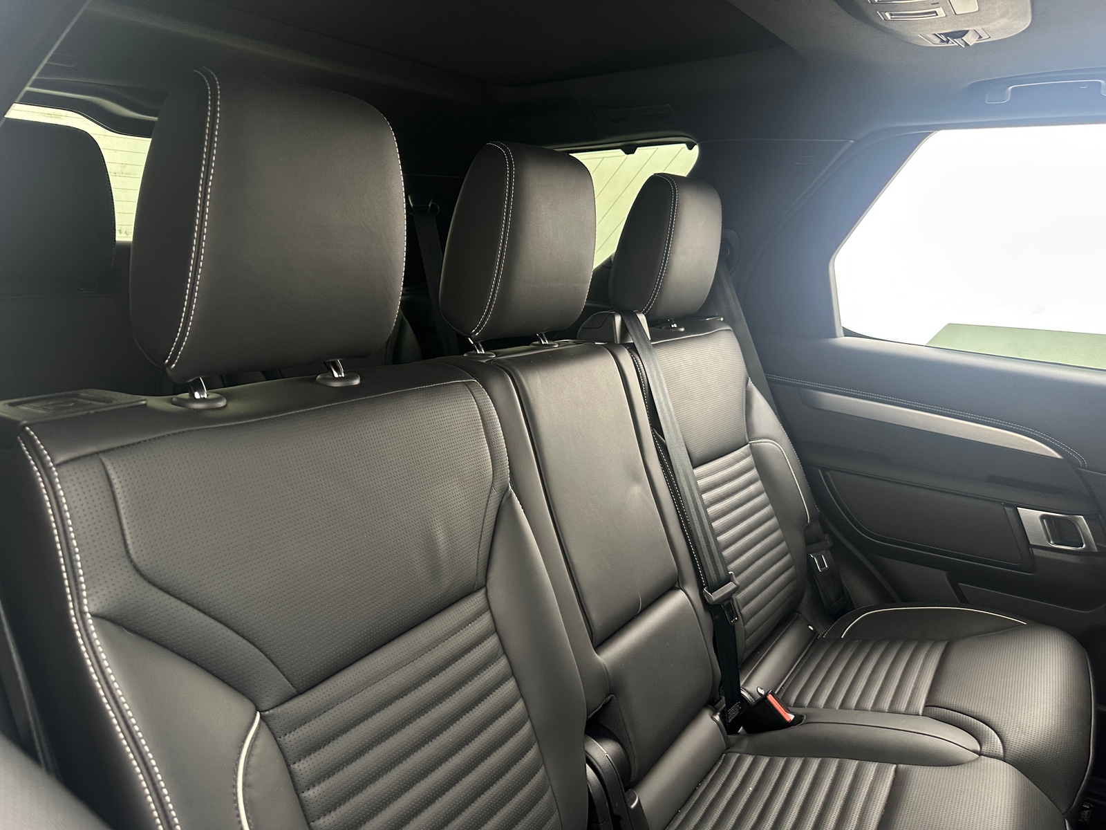 Thumbnail: 2024 Land Rover Discovery - 5