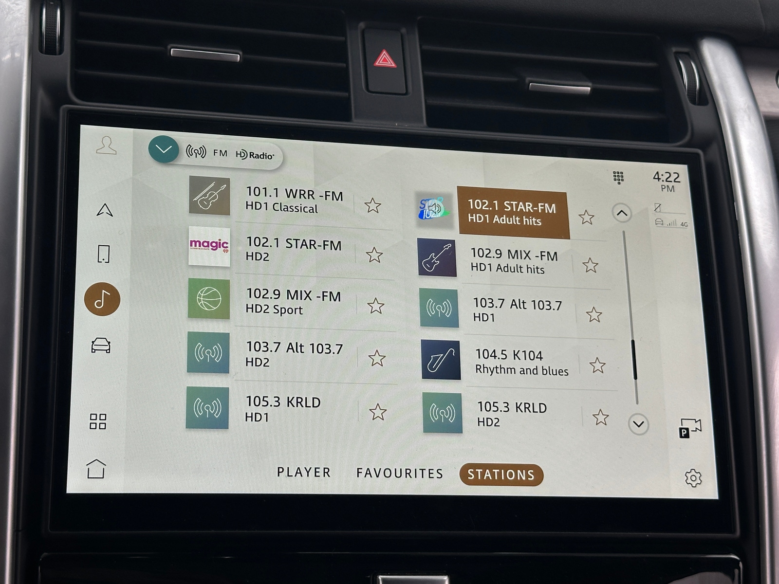 Thumbnail: 2024 Land Rover Discovery - 3