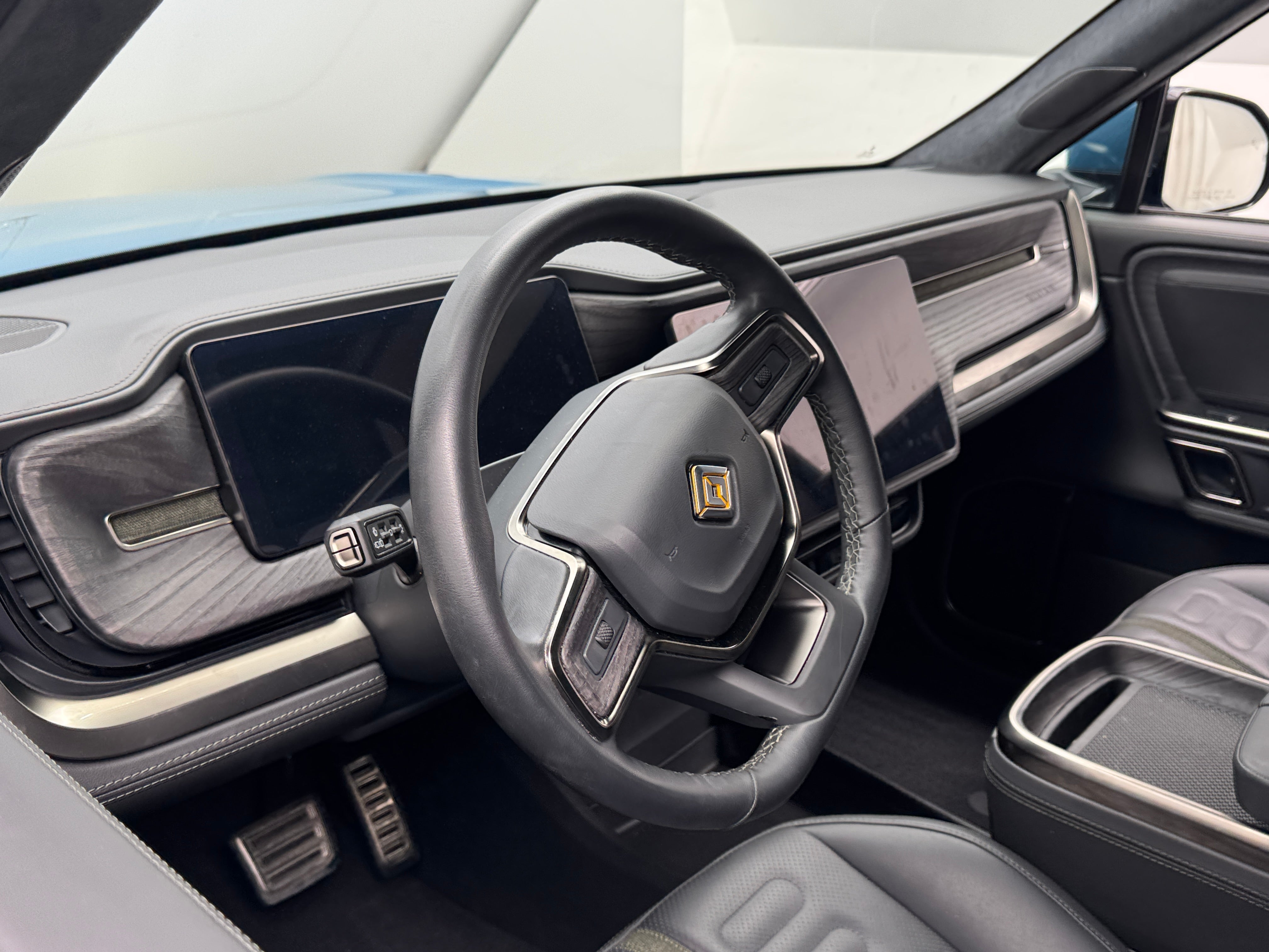 Used 2023 Rivian R1S Adventure with VIN 7PDSGABA5PN020086 for sale in Auburn, WA