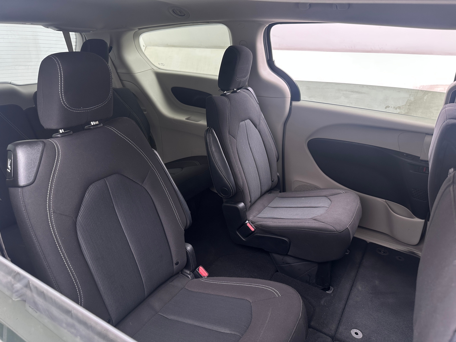 Thumbnail: 2023 Chrysler Voyager - 6