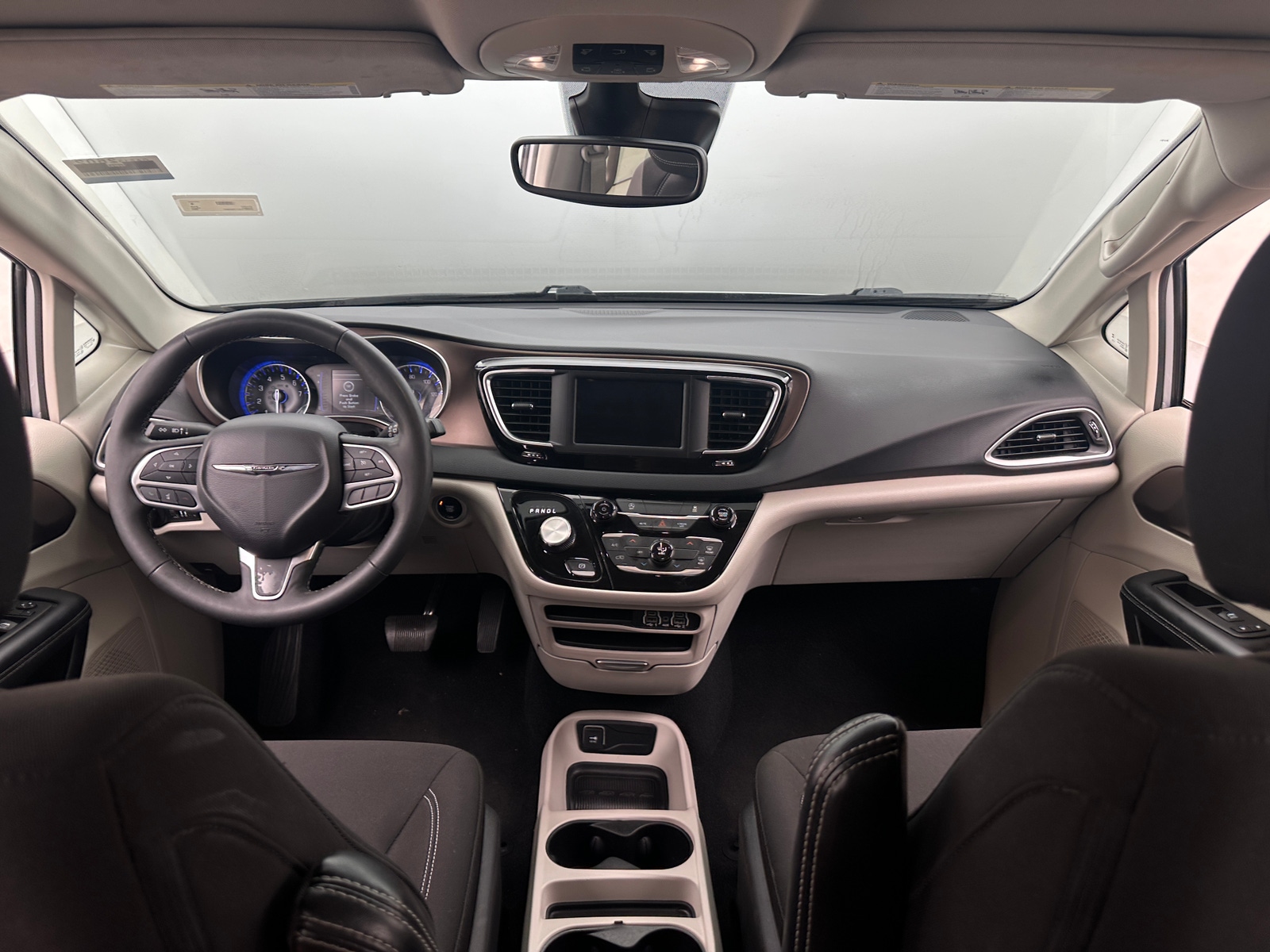 Thumbnail: 2023 Chrysler Voyager - 3