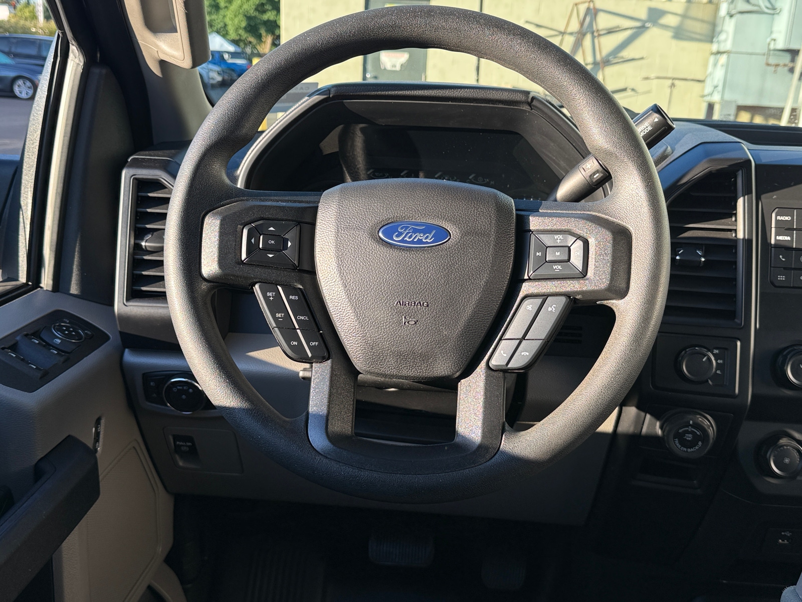 Thumbnail: 2019 Ford Econoline - 5
