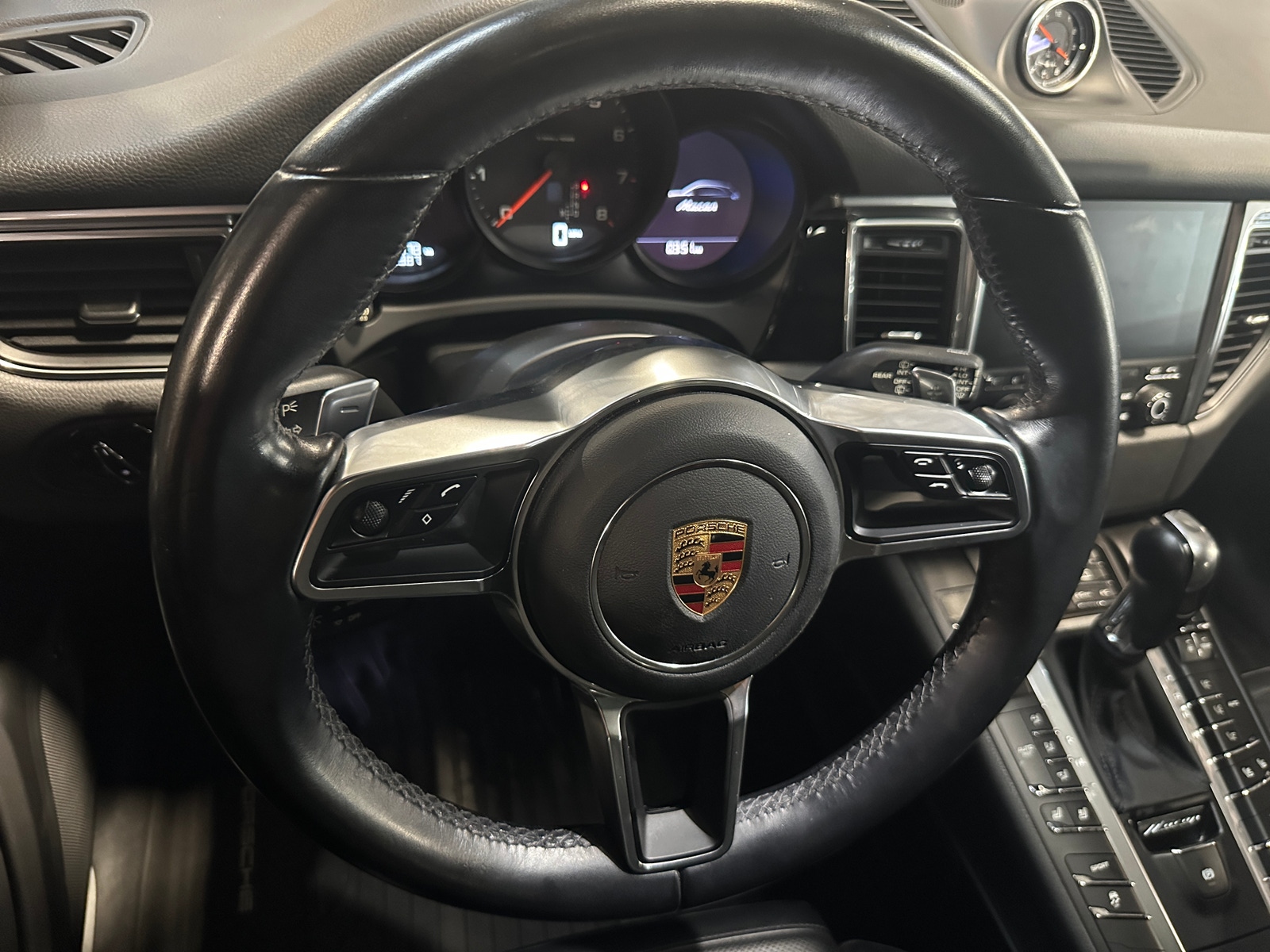 Thumbnail: 2017 Porsche Macan - 4