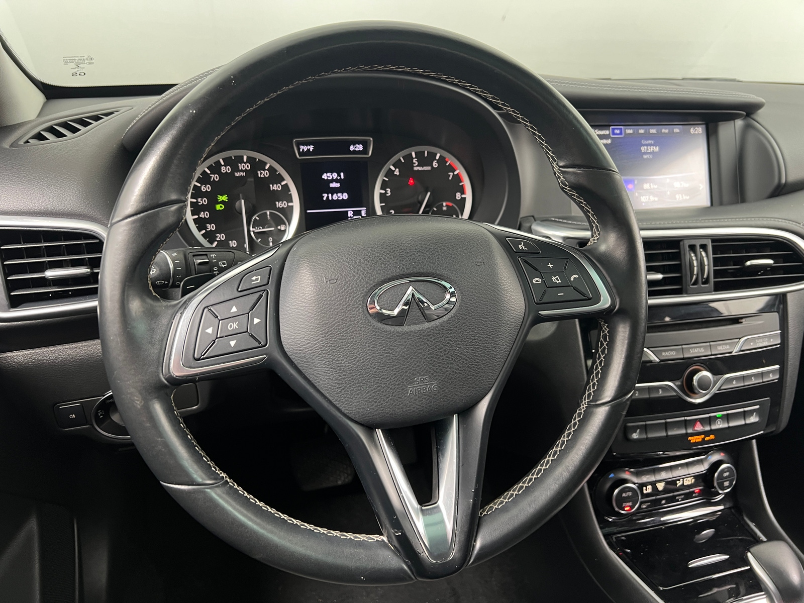Thumbnail: 2018 INFINITI QX30 - 4
