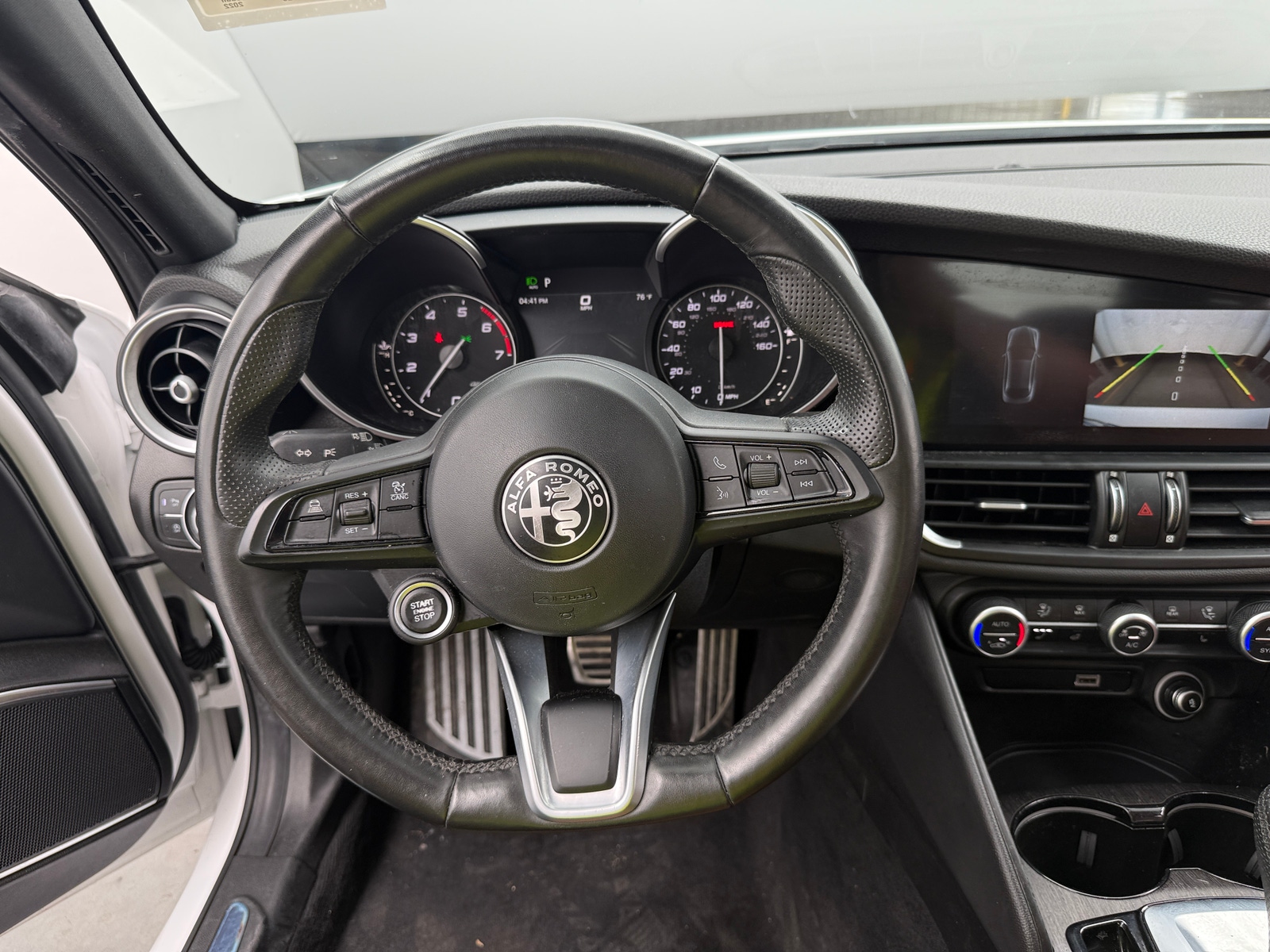 Thumbnail: 2022 Alfa Romeo Giulia - 4