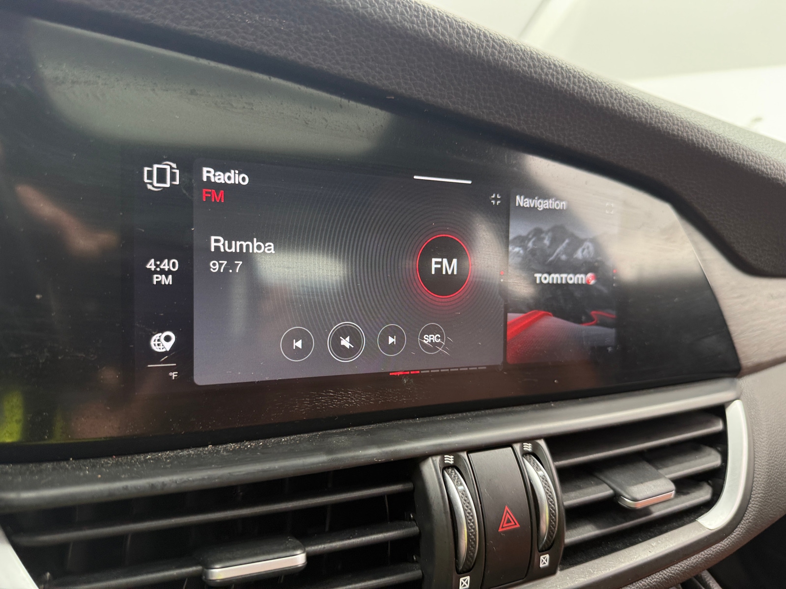 Thumbnail: 2022 Alfa Romeo Giulia - 3