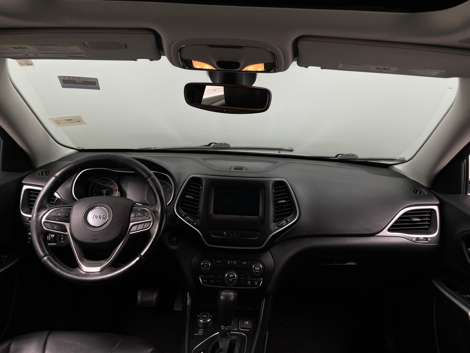 Thumbnail: 2019 Jeep Cherokee - 3