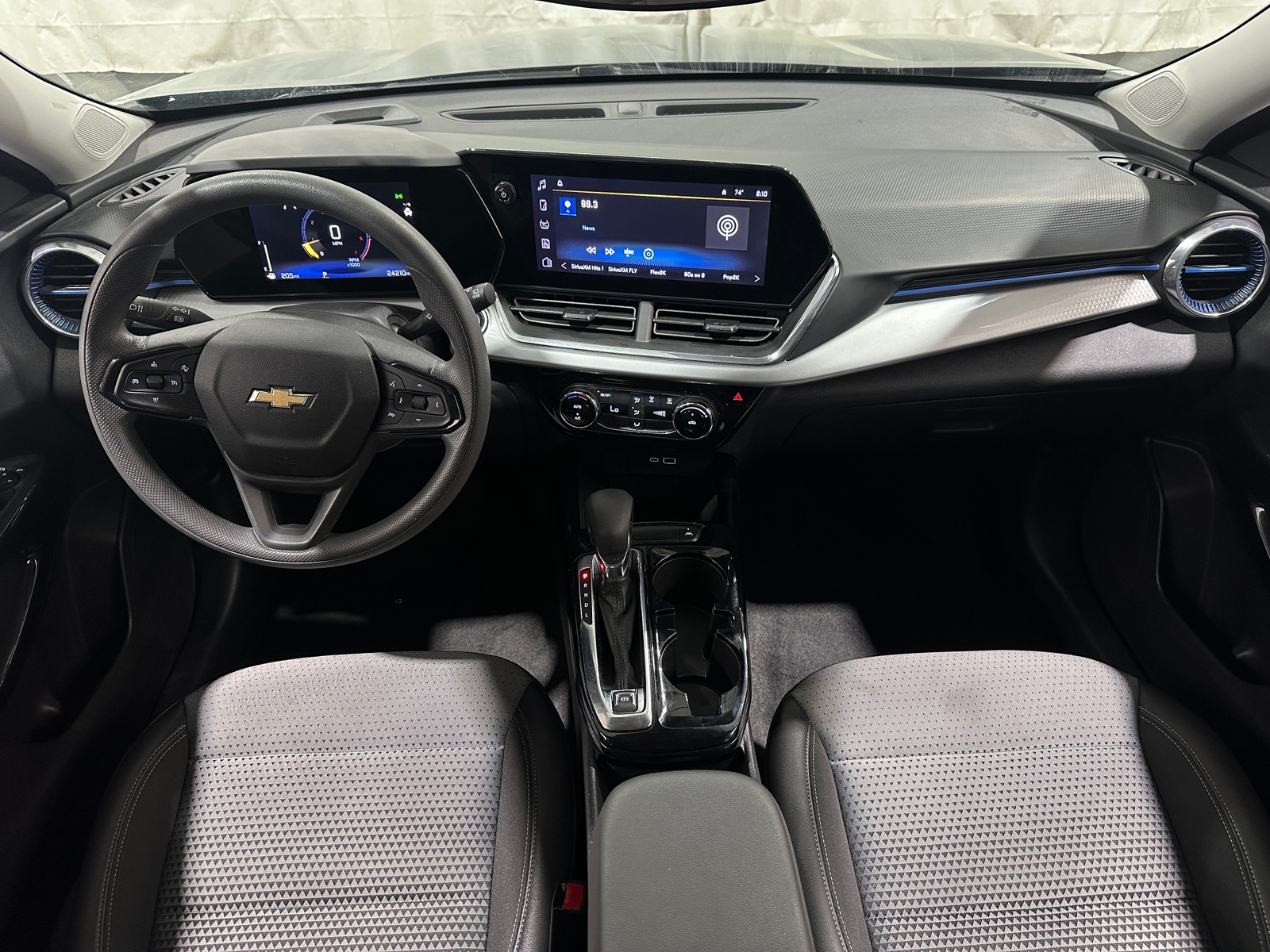 Thumbnail: 2025 Chevrolet Trax - 3