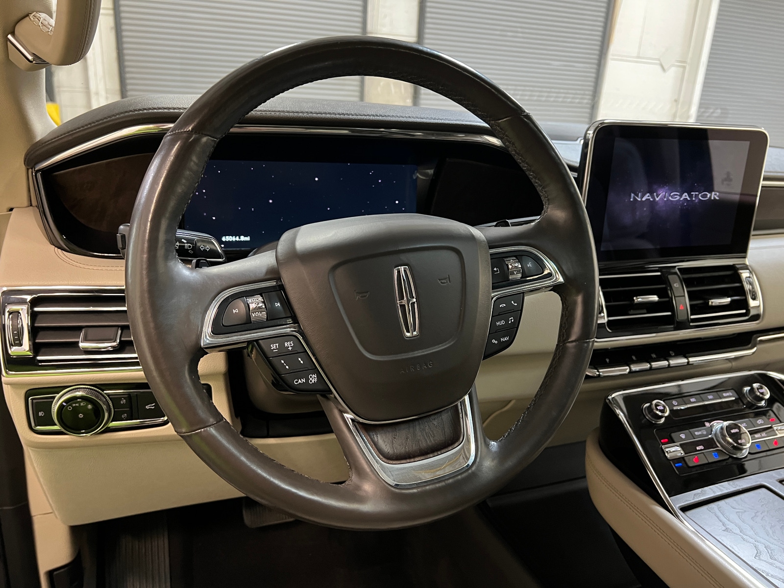 Thumbnail: 2018 Lincoln Navigator L - 4