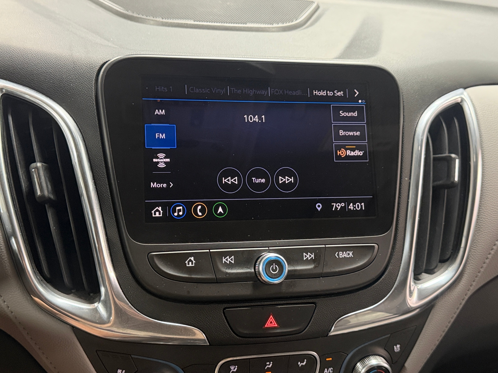 Thumbnail: 2019 Chevrolet Equinox - 3