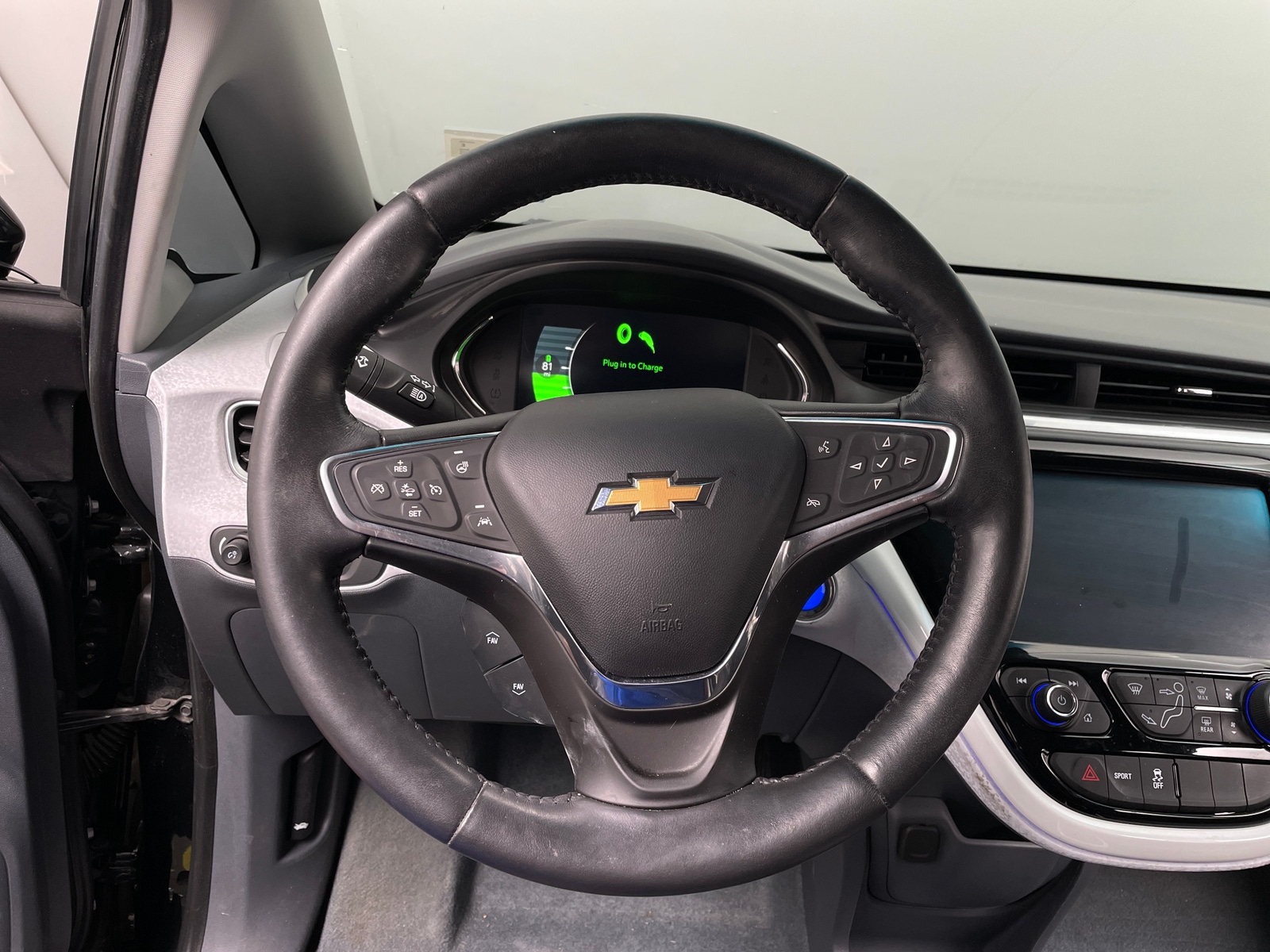 Thumbnail: 2020 Chevrolet Bolt EV - 4