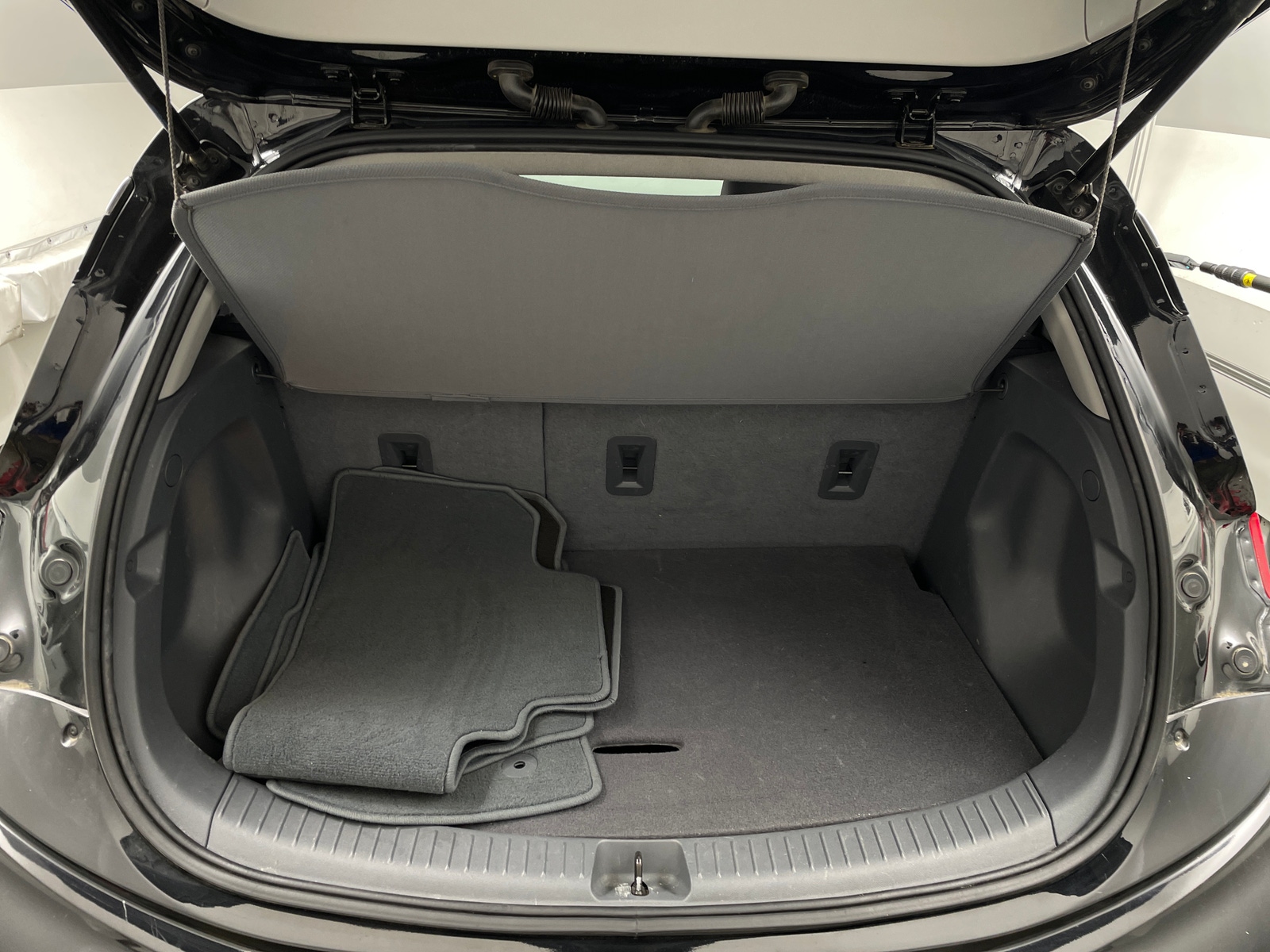 Thumbnail: 2020 Chevrolet Bolt EV - 6