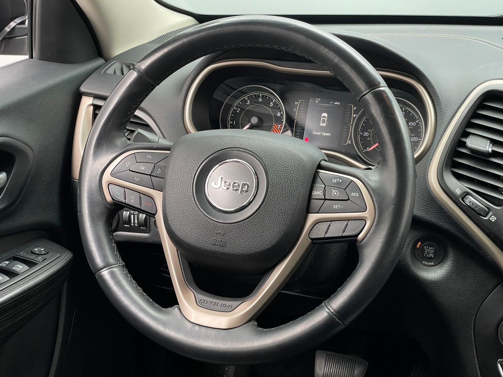 Thumbnail: 2014 Jeep Cherokee - 5