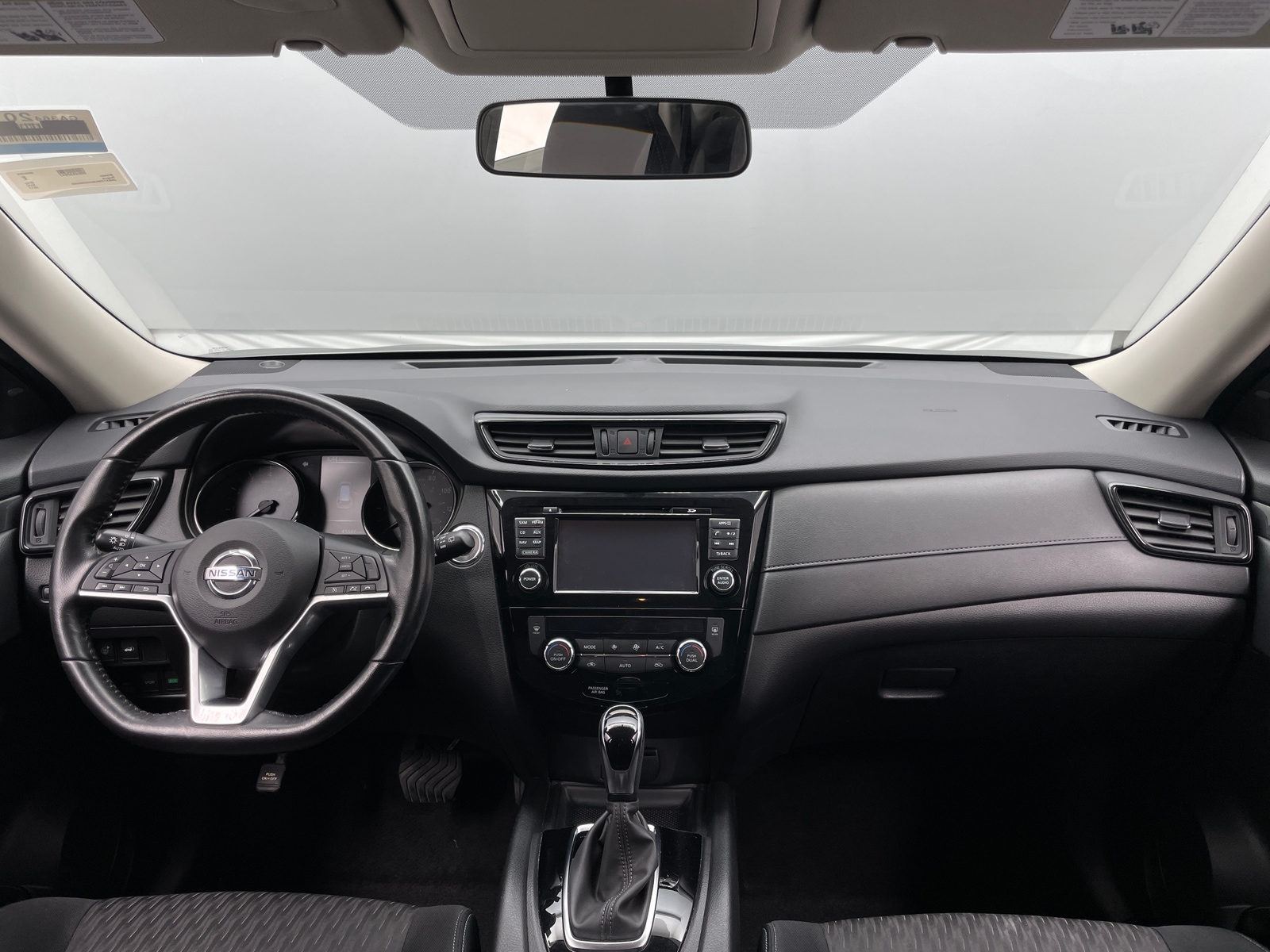 Thumbnail: 2017 Nissan Rogue - 3