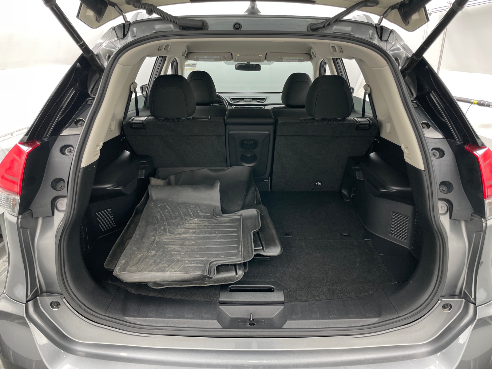 Thumbnail: 2017 Nissan Rogue - 7