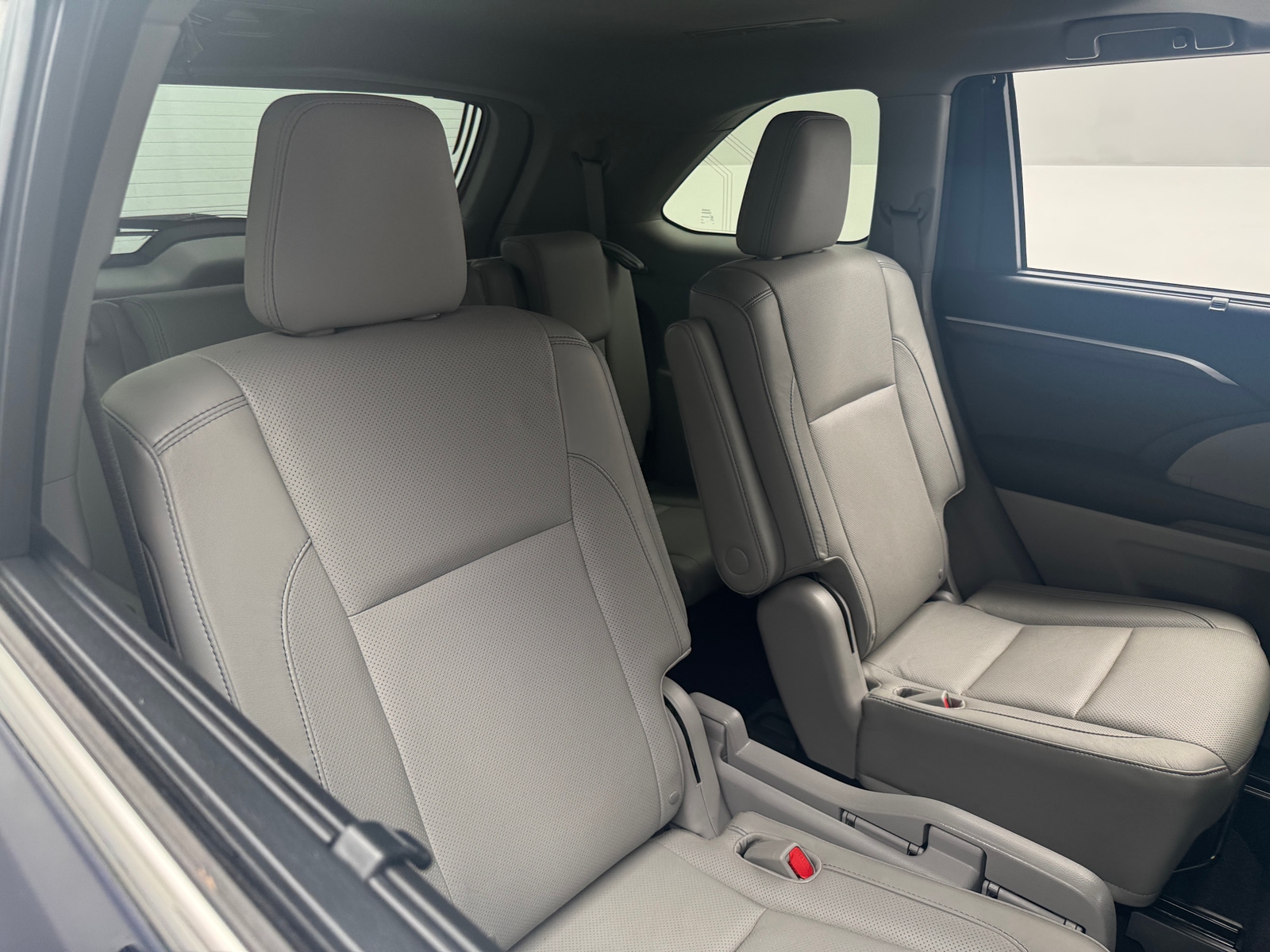 Thumbnail: 2015 Toyota Highlander - 5