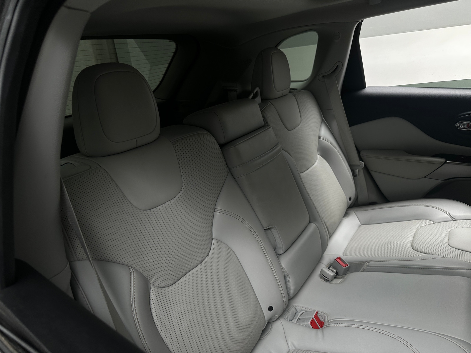 Thumbnail: 2019 Jeep Cherokee - 5