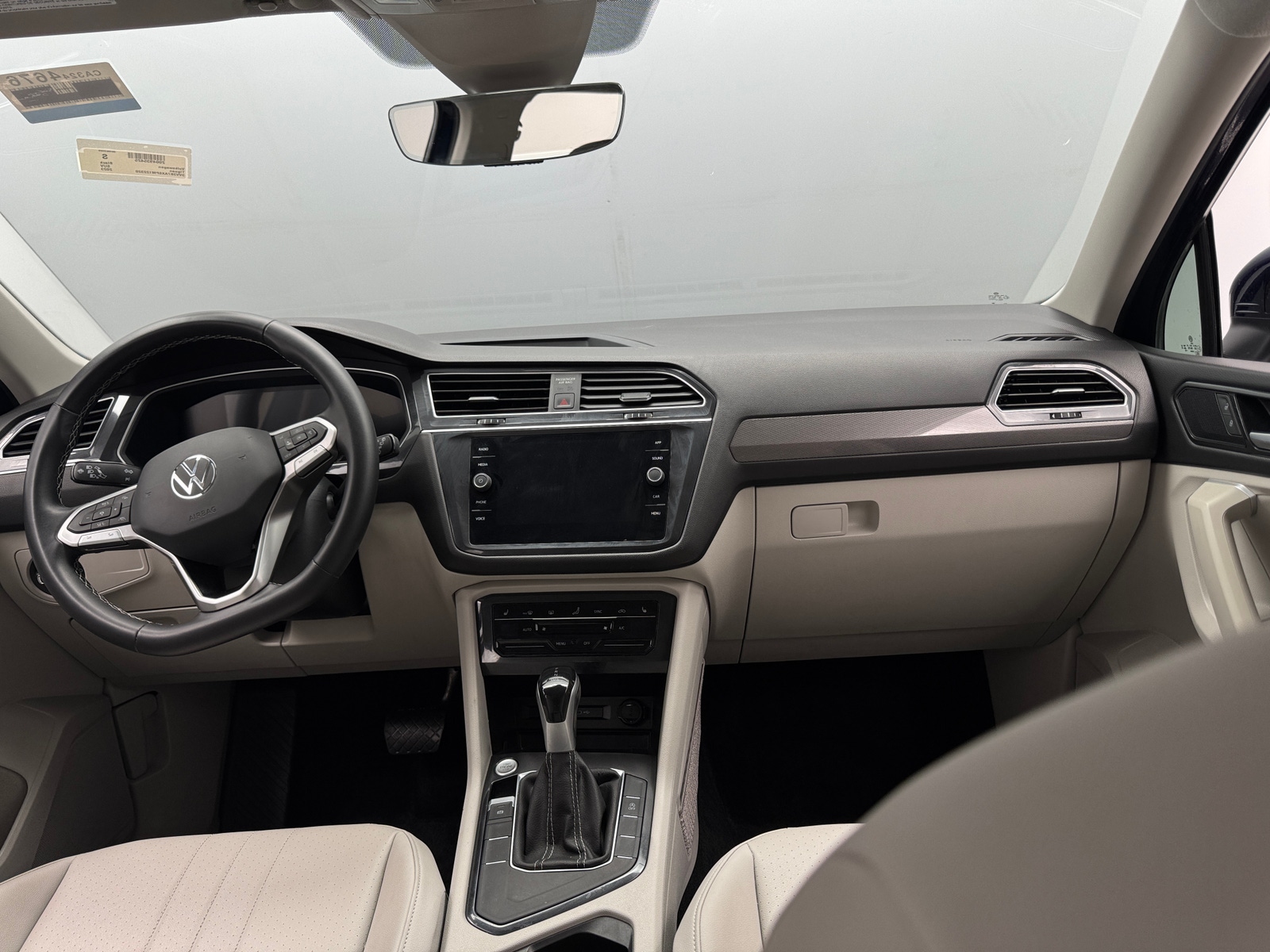 Thumbnail: 2023 Volkswagen Tiguan - 2