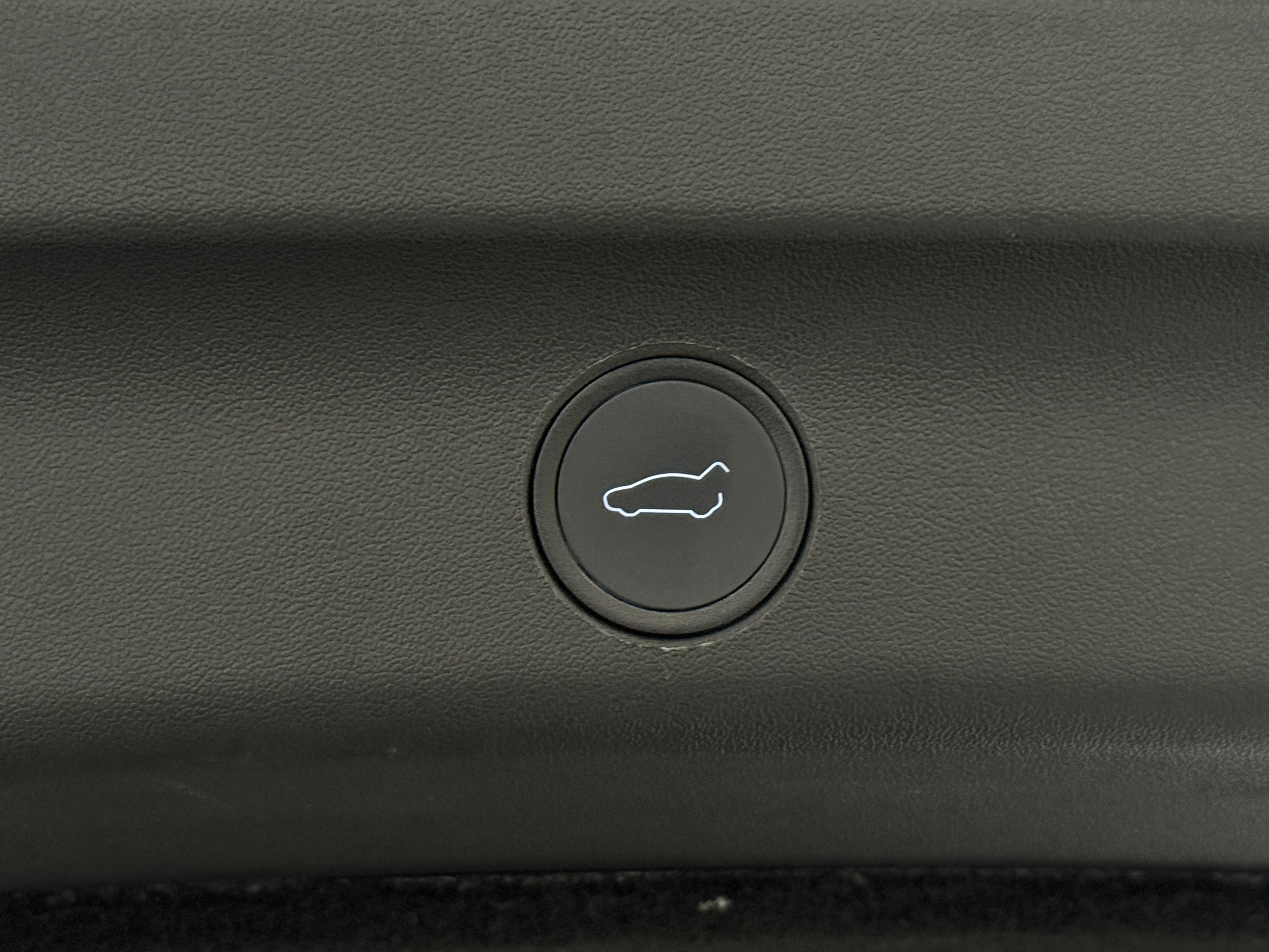 Used 2021 Tesla Model Y Long Range with VIN 5YJYGDEE0MF131592 for sale in Auburn, WA