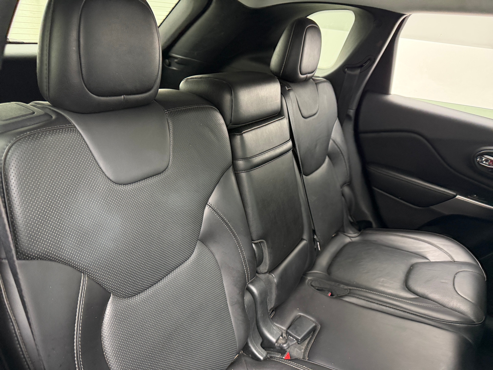 Thumbnail: 2019 Jeep Cherokee - 5