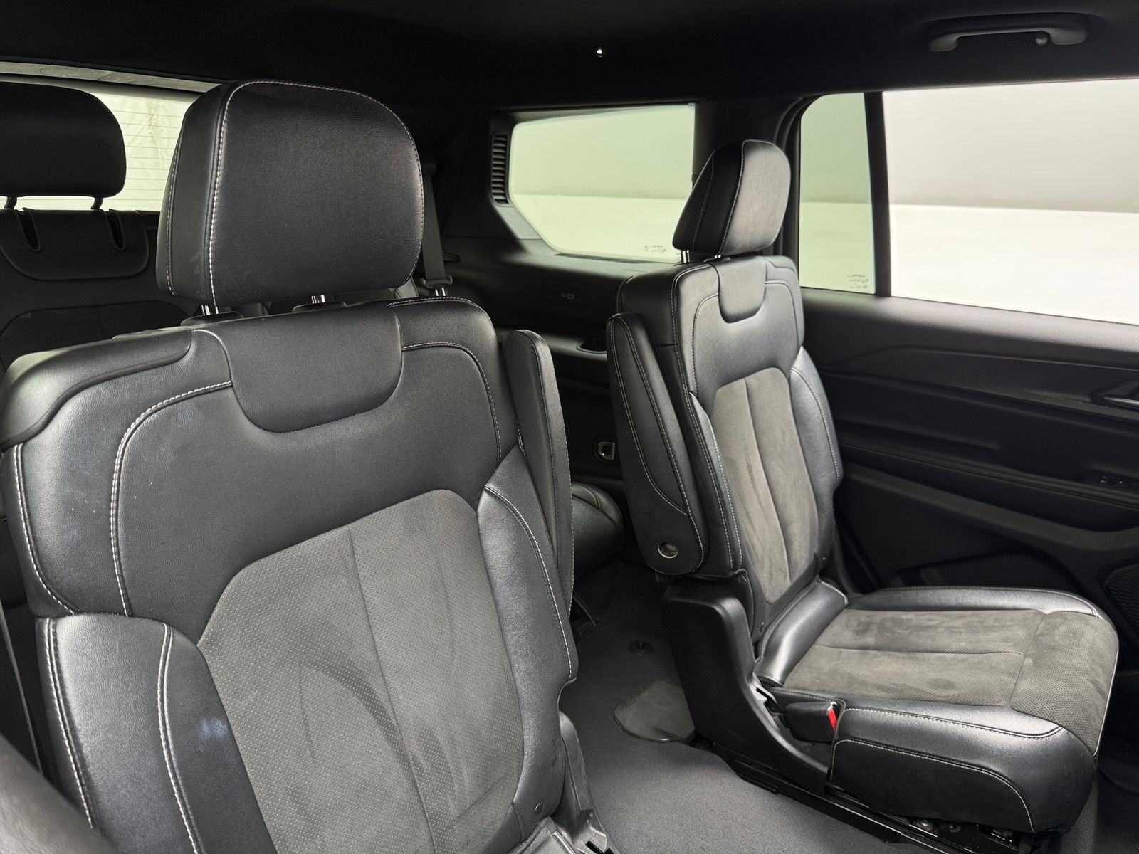 Thumbnail: 2023 Jeep Grand Cherokee L - 5