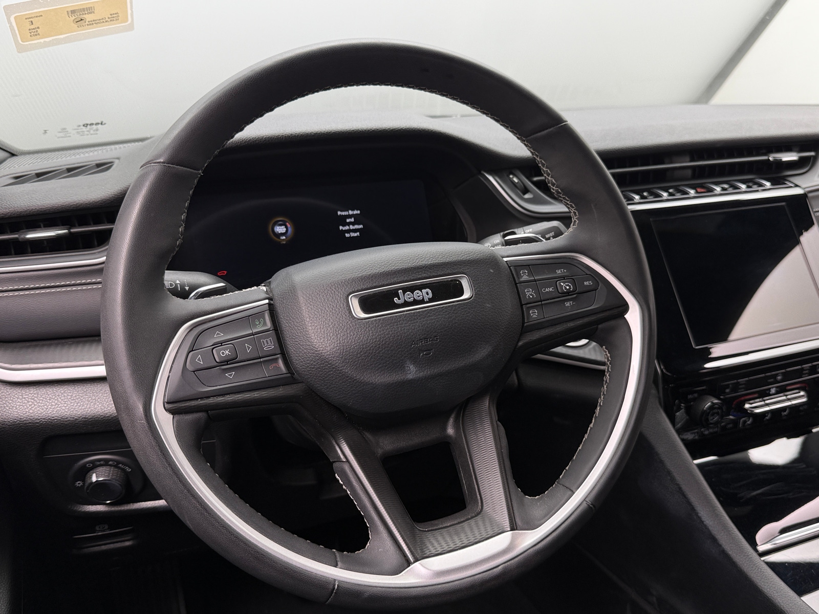 Thumbnail: 2023 Jeep Grand Cherokee L - 4