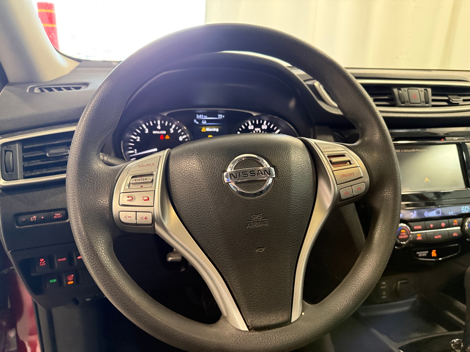 Thumbnail: 2015 Nissan Rogue - 5