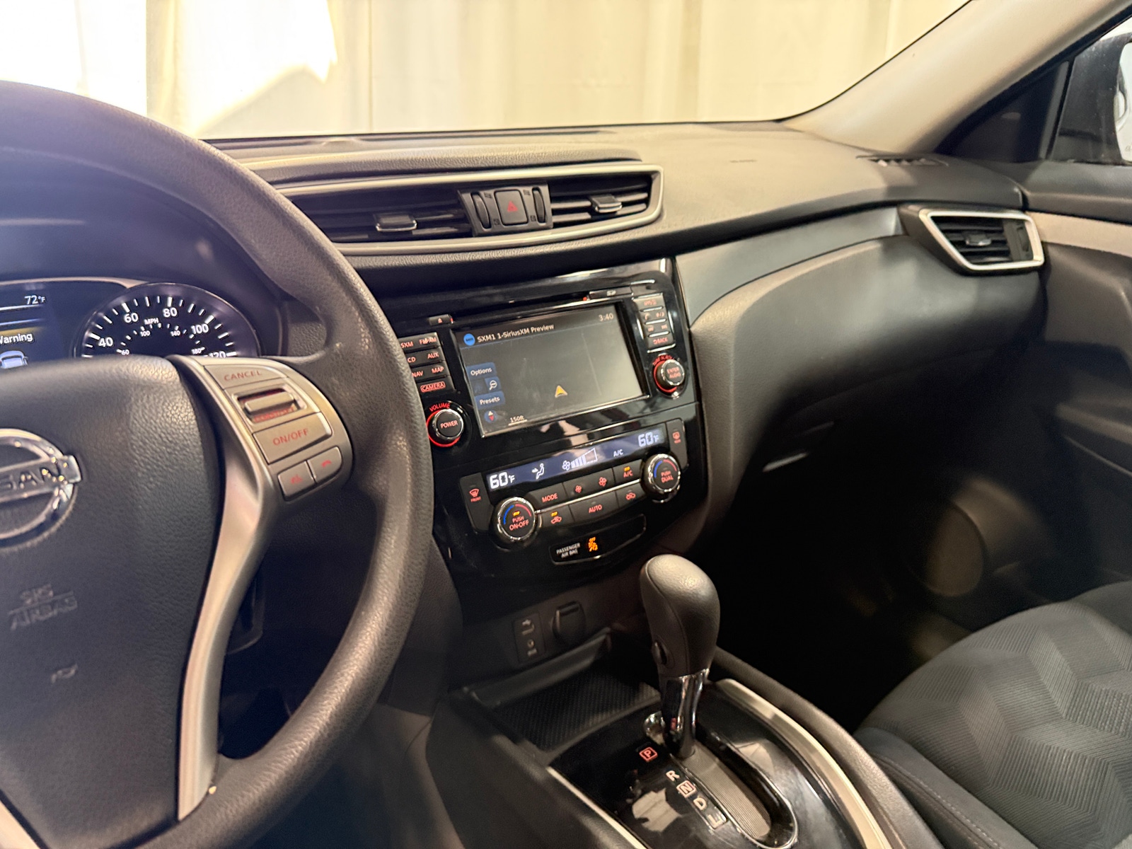 Thumbnail: 2015 Nissan Rogue - 4