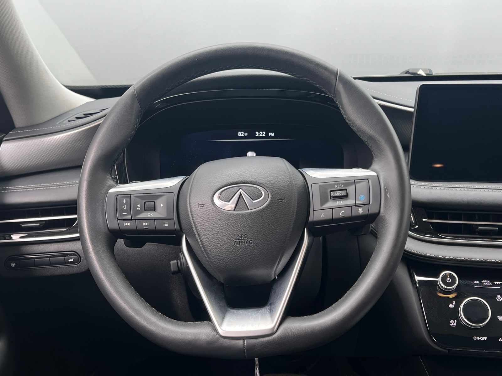 Thumbnail: 2023 INFINITI QX60 - 4