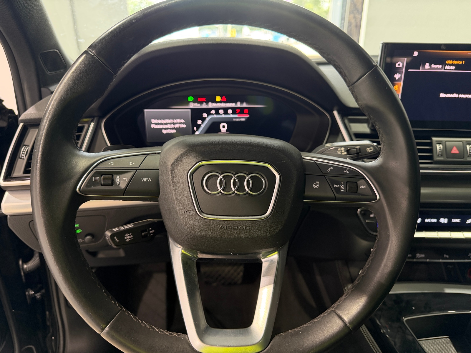 Thumbnail: 2023 Audi Q5 - 4