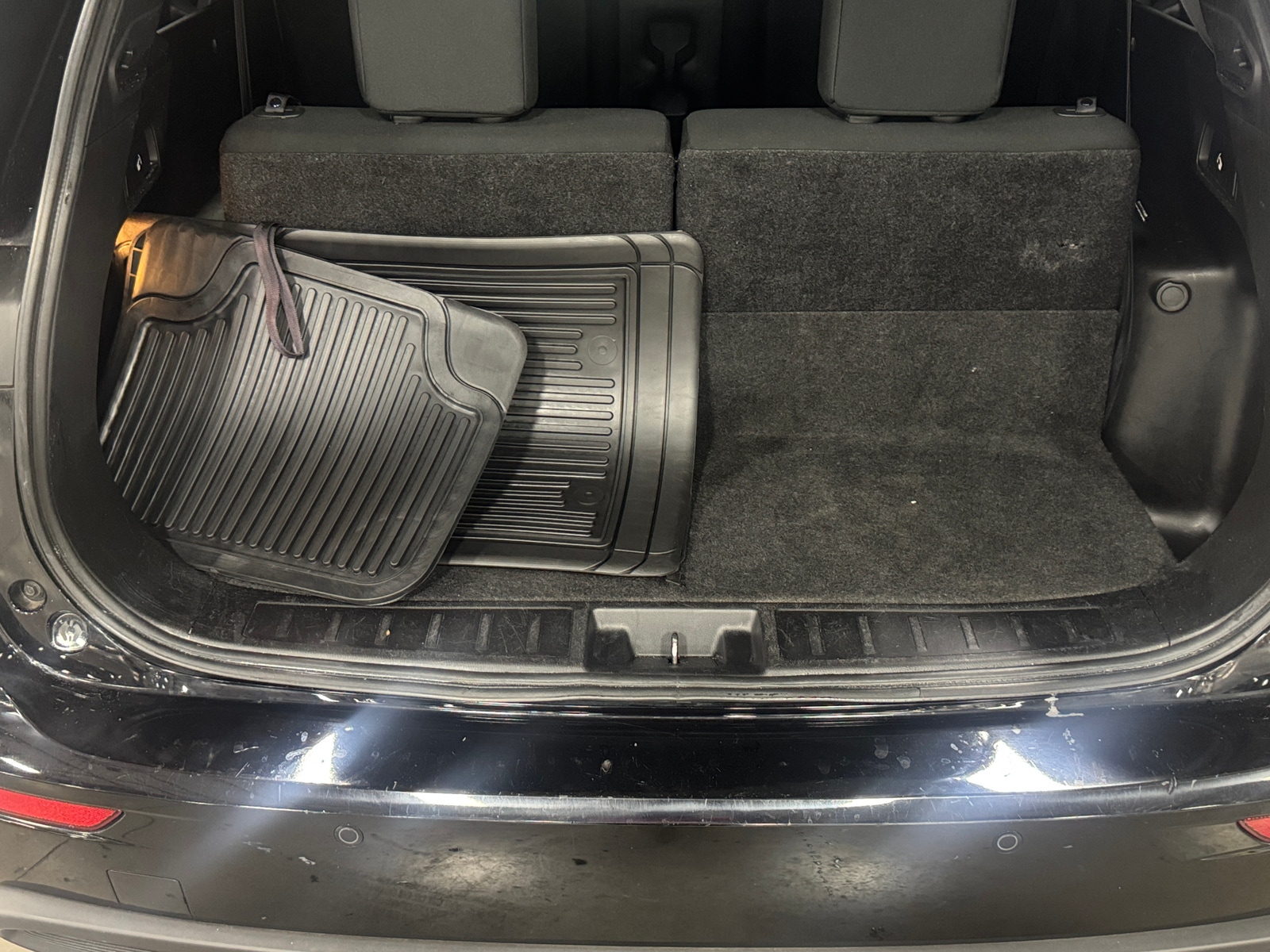 Thumbnail: 2023 Mitsubishi Outlander - 7