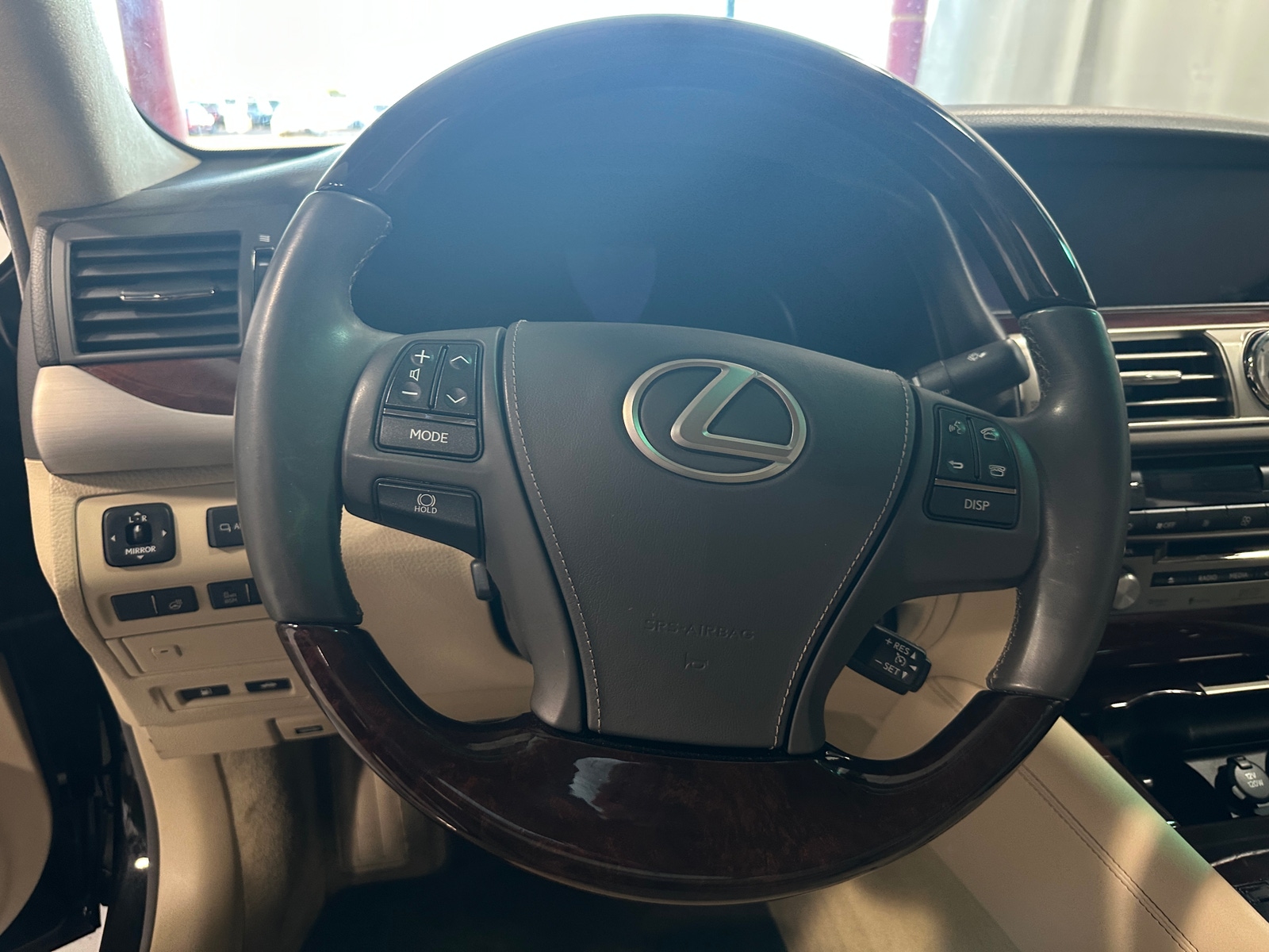 Thumbnail: 2014 Lexus LS - 4