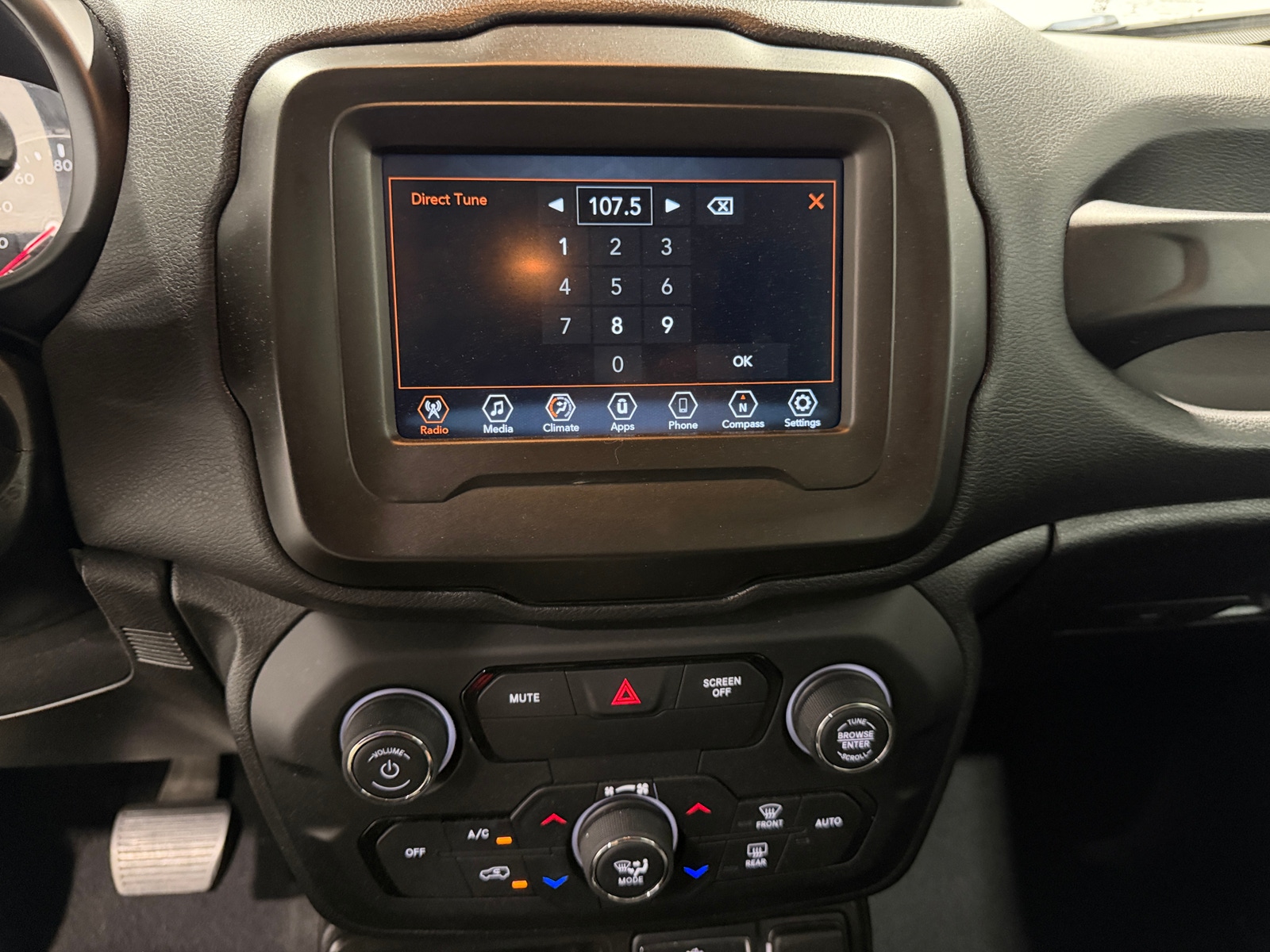 Thumbnail: 2020 Jeep Renegade - 4