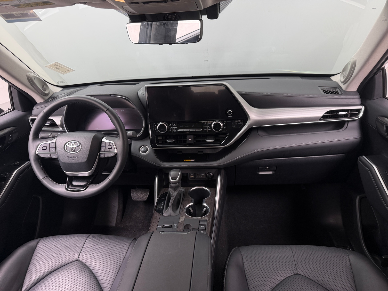 Thumbnail: 2024 Toyota Highlander - 3