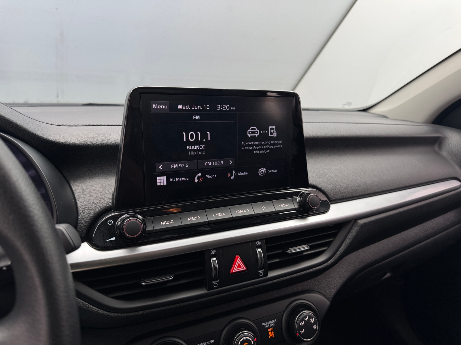 Thumbnail: 2024 Kia Forte - 4