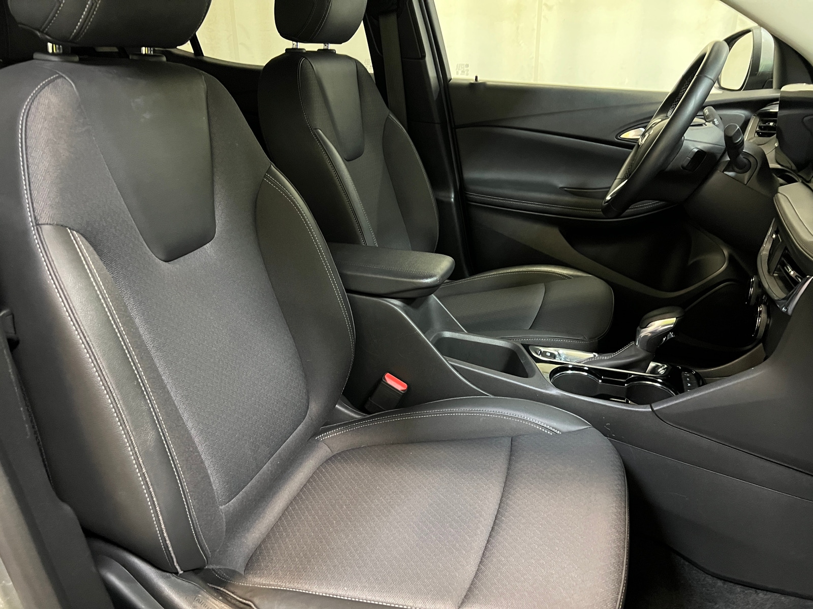 Thumbnail: 2025 Buick Encore GX - 2