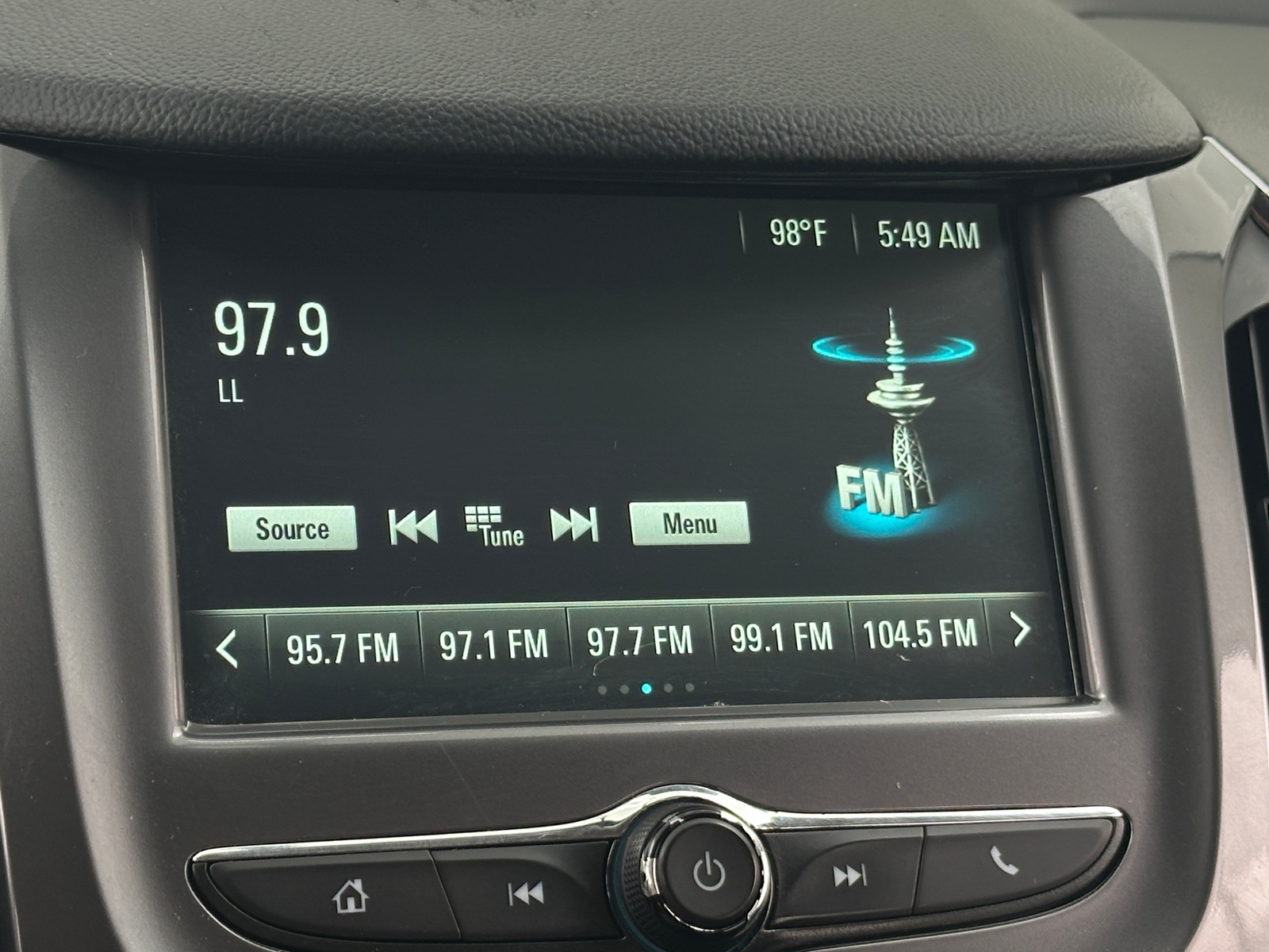 Thumbnail: 2018 Chevrolet Cruze - 4
