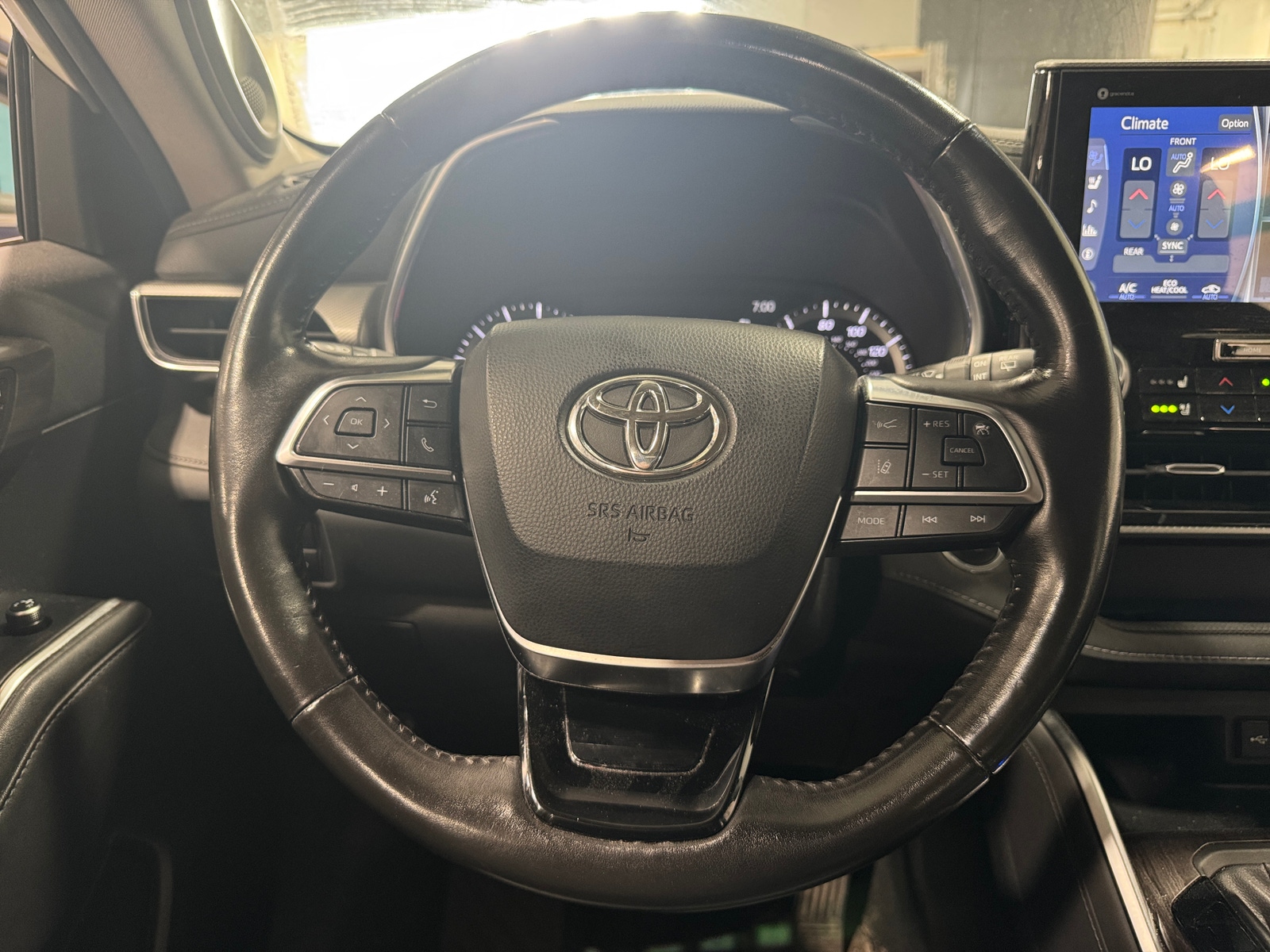 Thumbnail: 2020 Toyota Highlander - 4