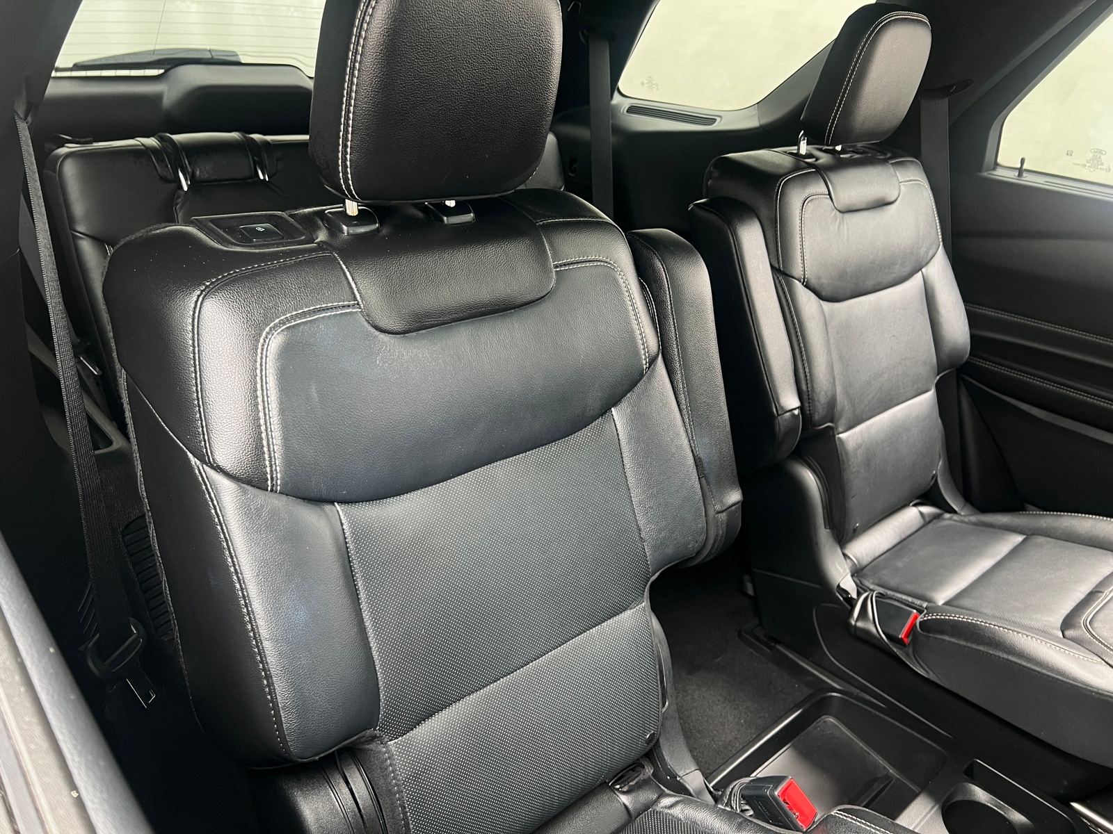 Thumbnail: 2021 Ford Explorer - 5