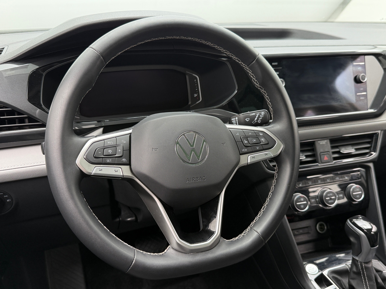 Thumbnail: 2023 Volkswagen Taos - 4