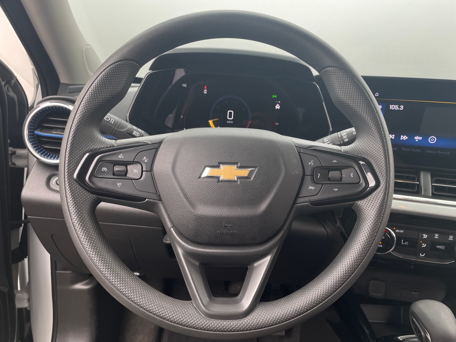 Thumbnail: 2025 Chevrolet Trax - 5