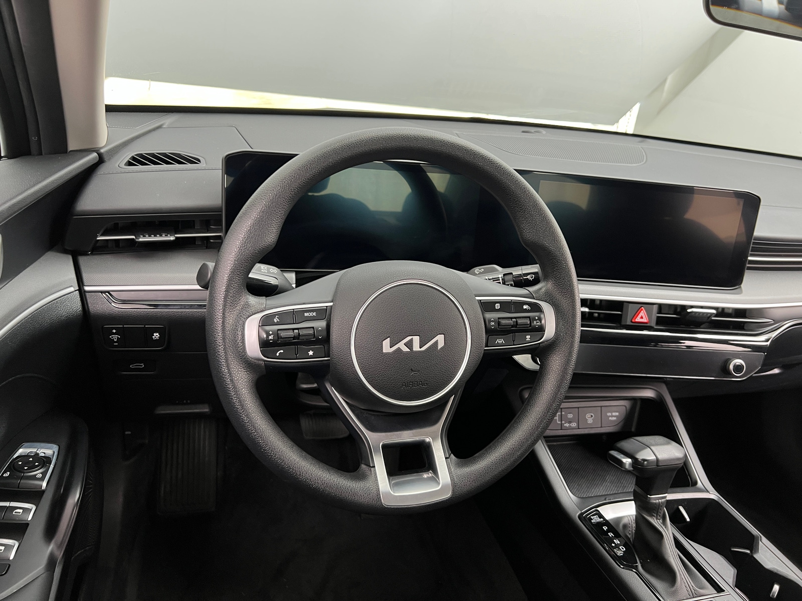 Thumbnail: 2025 Kia K5 - 5