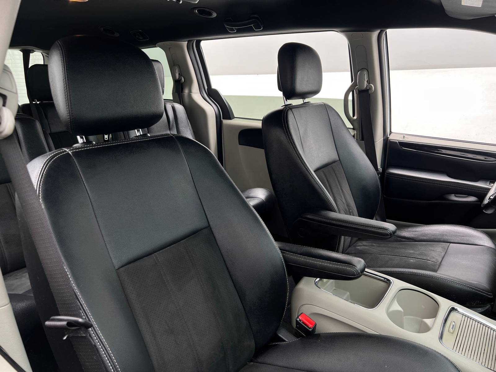 Thumbnail: 2019 Dodge Grand Caravan - 2