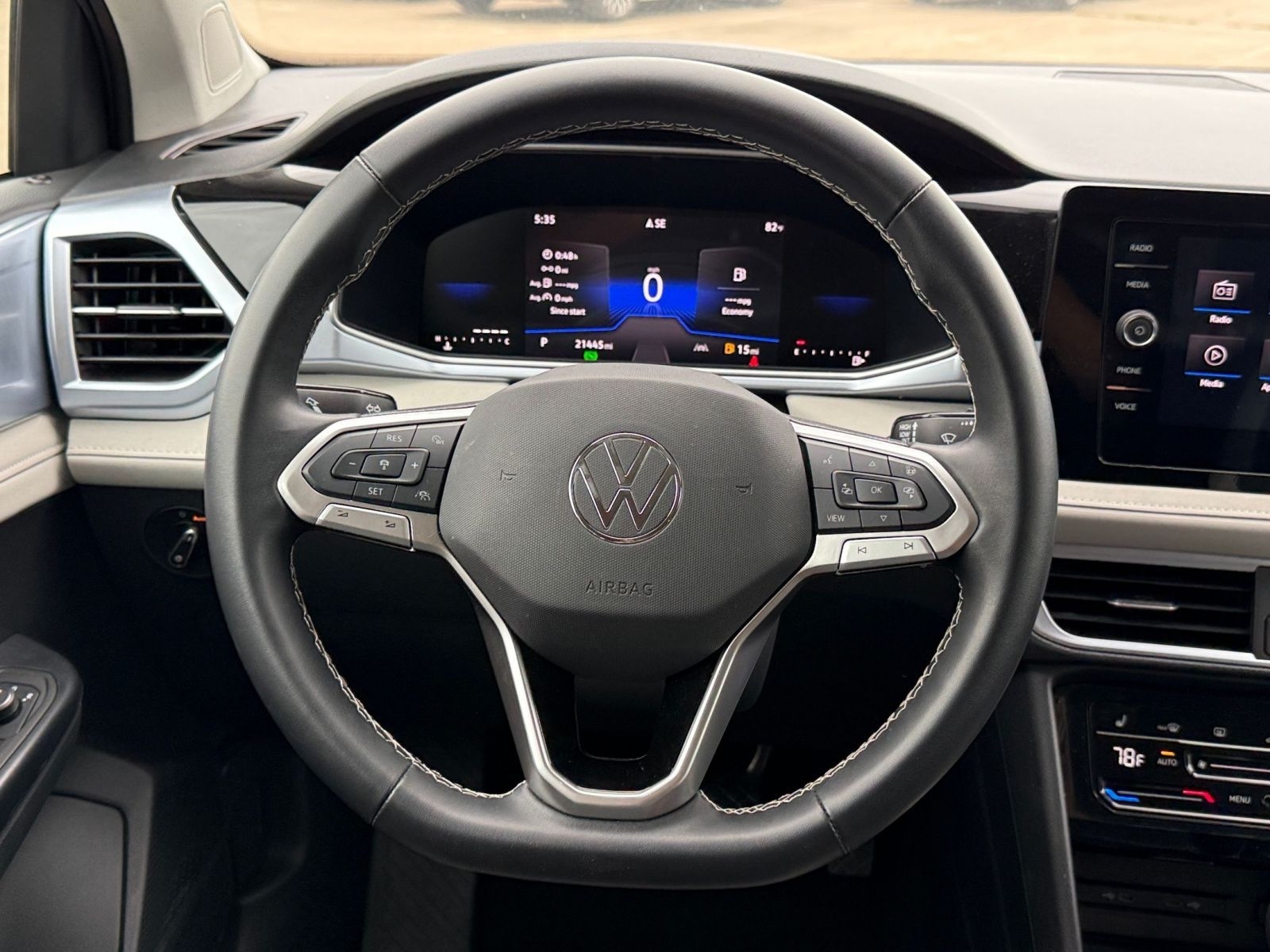 Thumbnail: 2025 Volkswagen Taos - 5