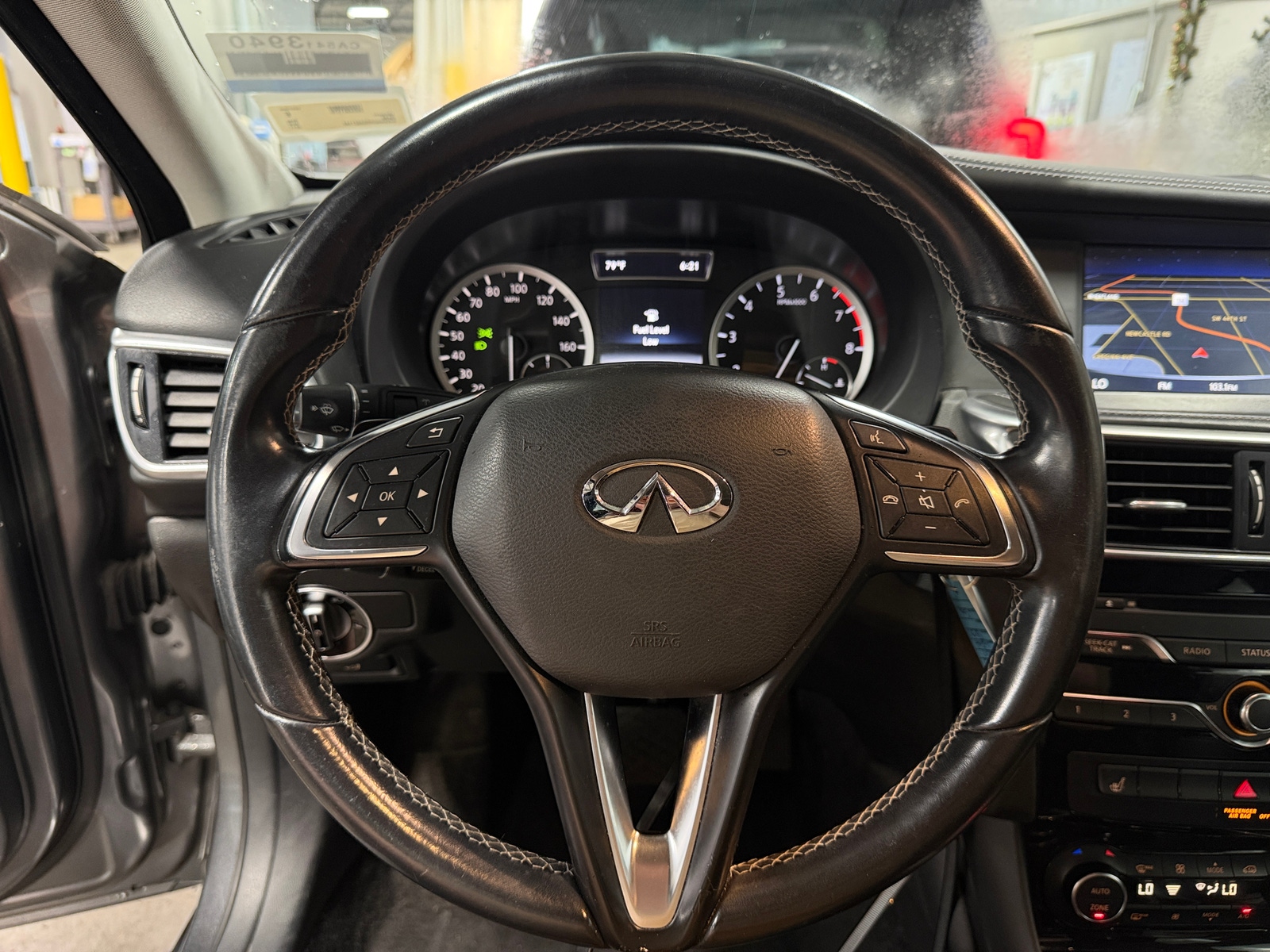 Thumbnail: 2017 INFINITI QX30 - 4