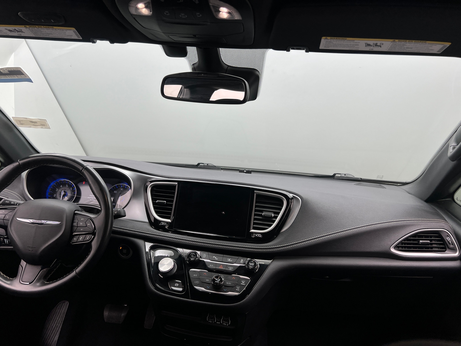 Thumbnail: 2021 Chrysler Pacifica - 3