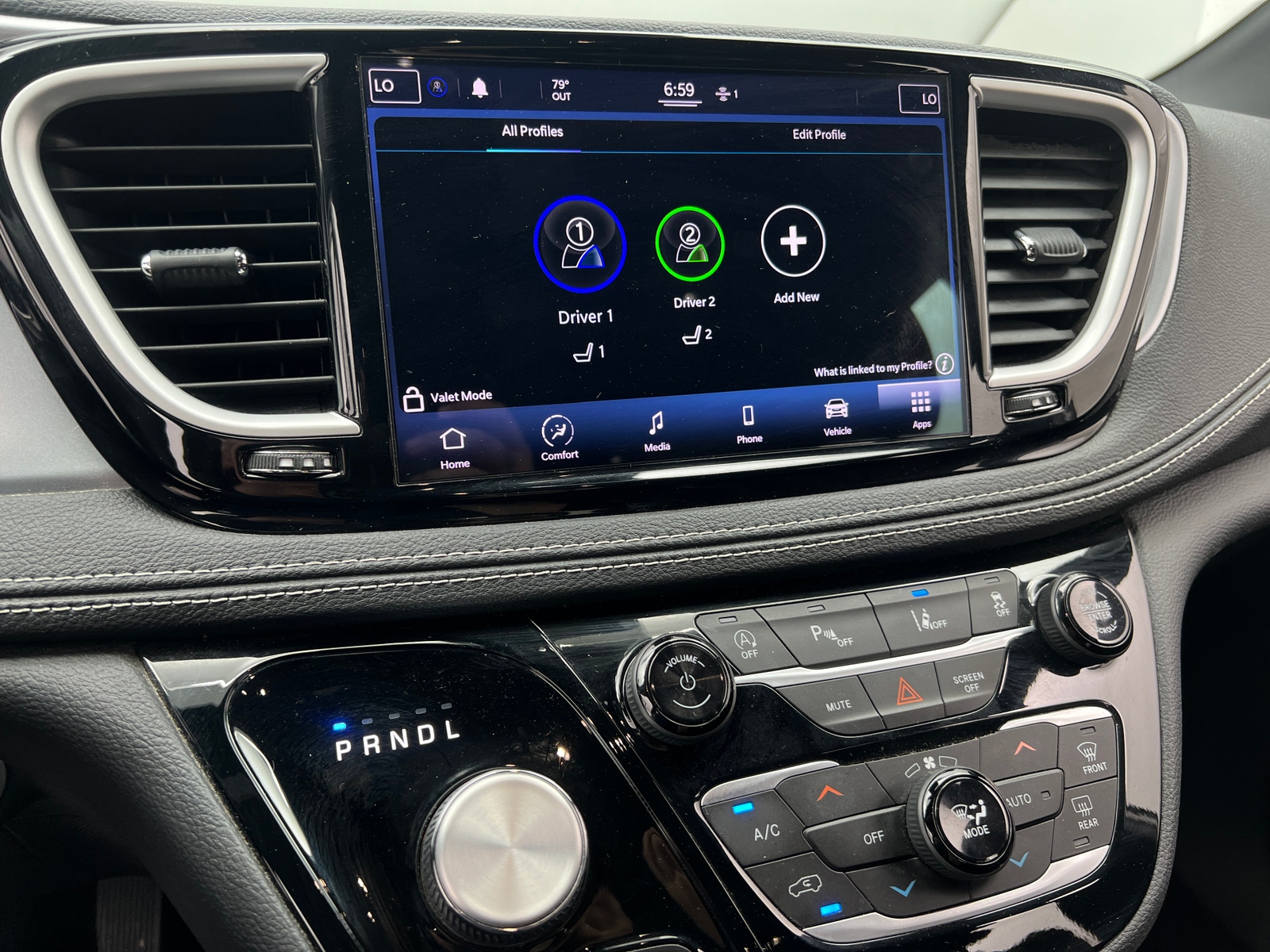 Thumbnail: 2021 Chrysler Pacifica - 4