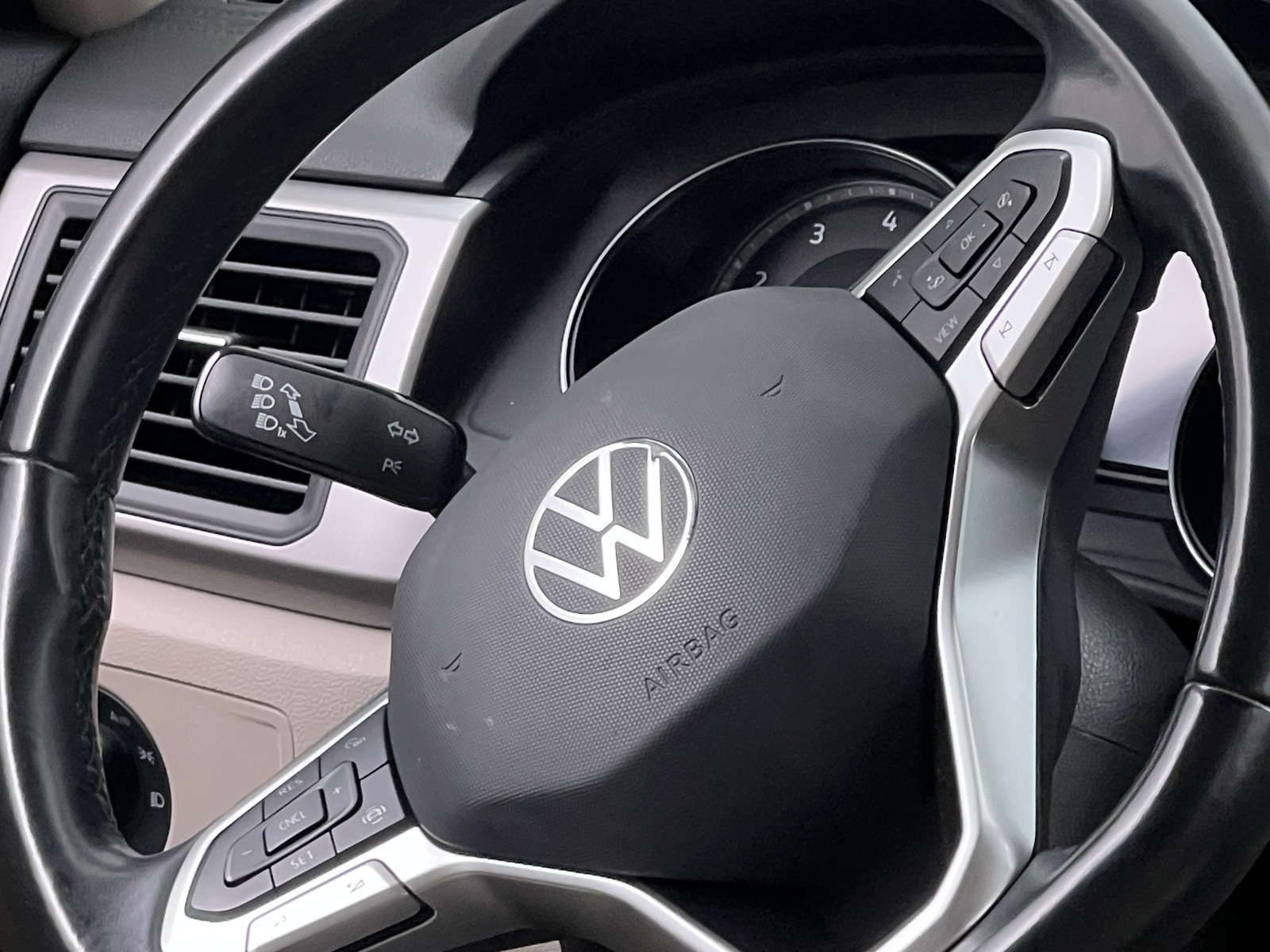 Thumbnail: 2021 Volkswagen Atlas - 4