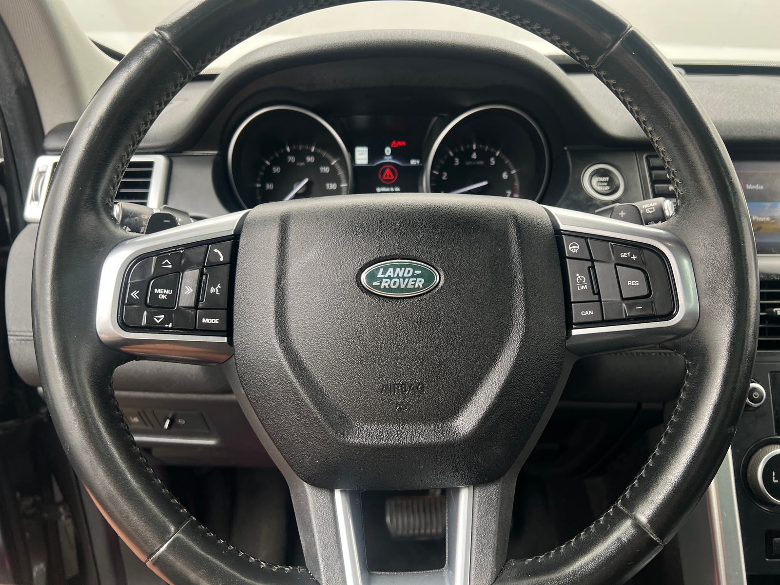 Thumbnail: 2017 Land Rover Discovery Sport - 4