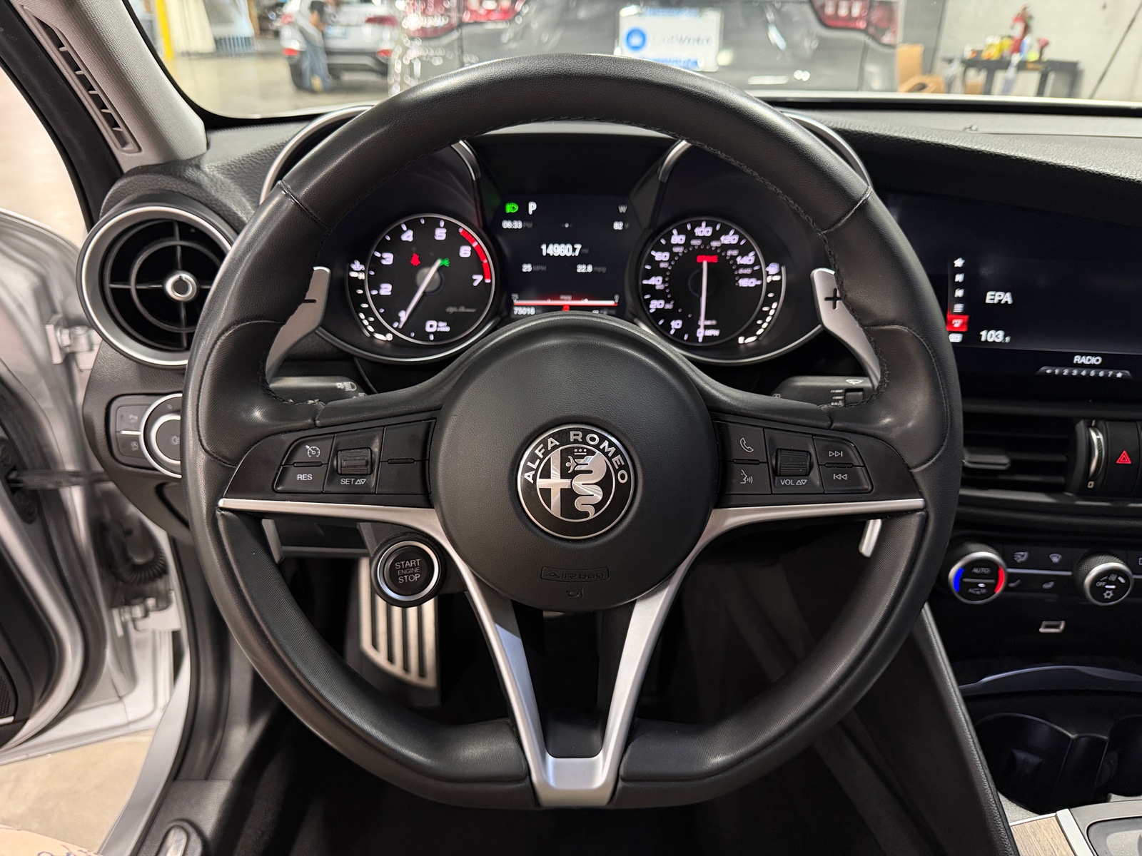 Thumbnail: 2017 Alfa Romeo Giulia - 4